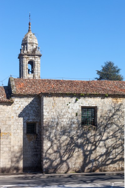 Campanario e muro da igrexa de San Lourenzo. San Lourenzo. Santiago. Galiza