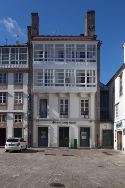 Edificio na praza de Cervantes. Santiago de Compostela