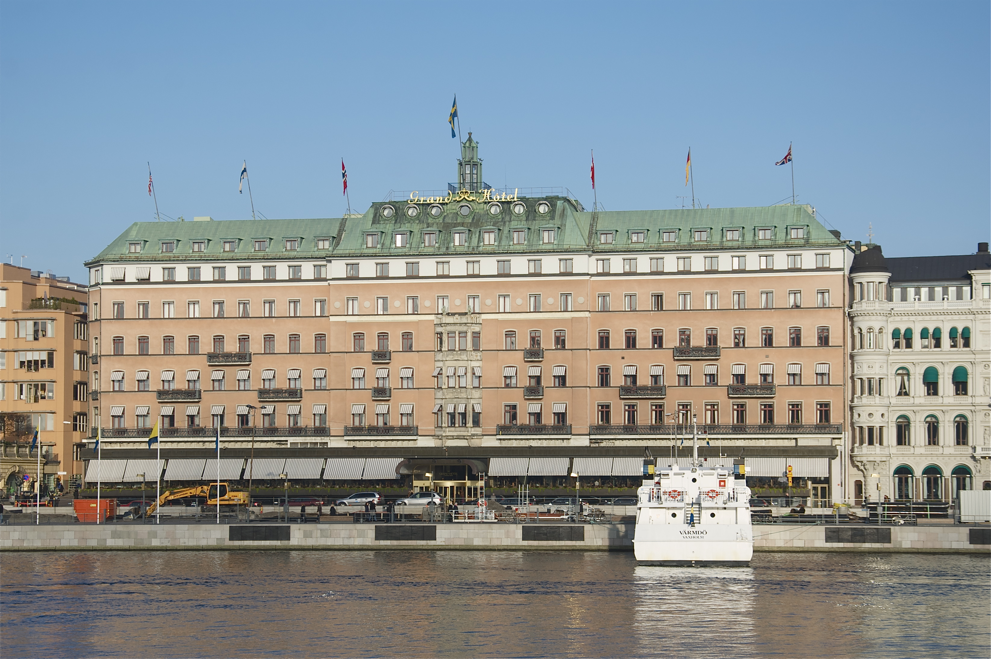 Grand hotel November 2011