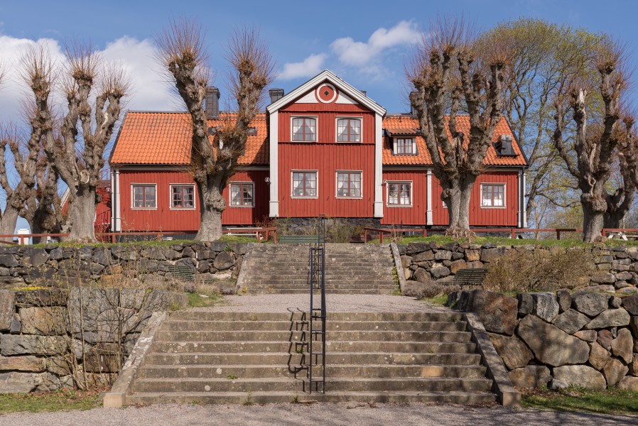 Farsta gård April 2015 02