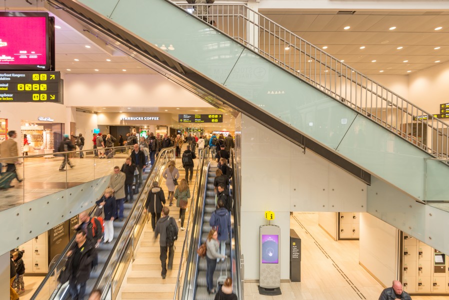 Stockholm centralstation April 2015 01