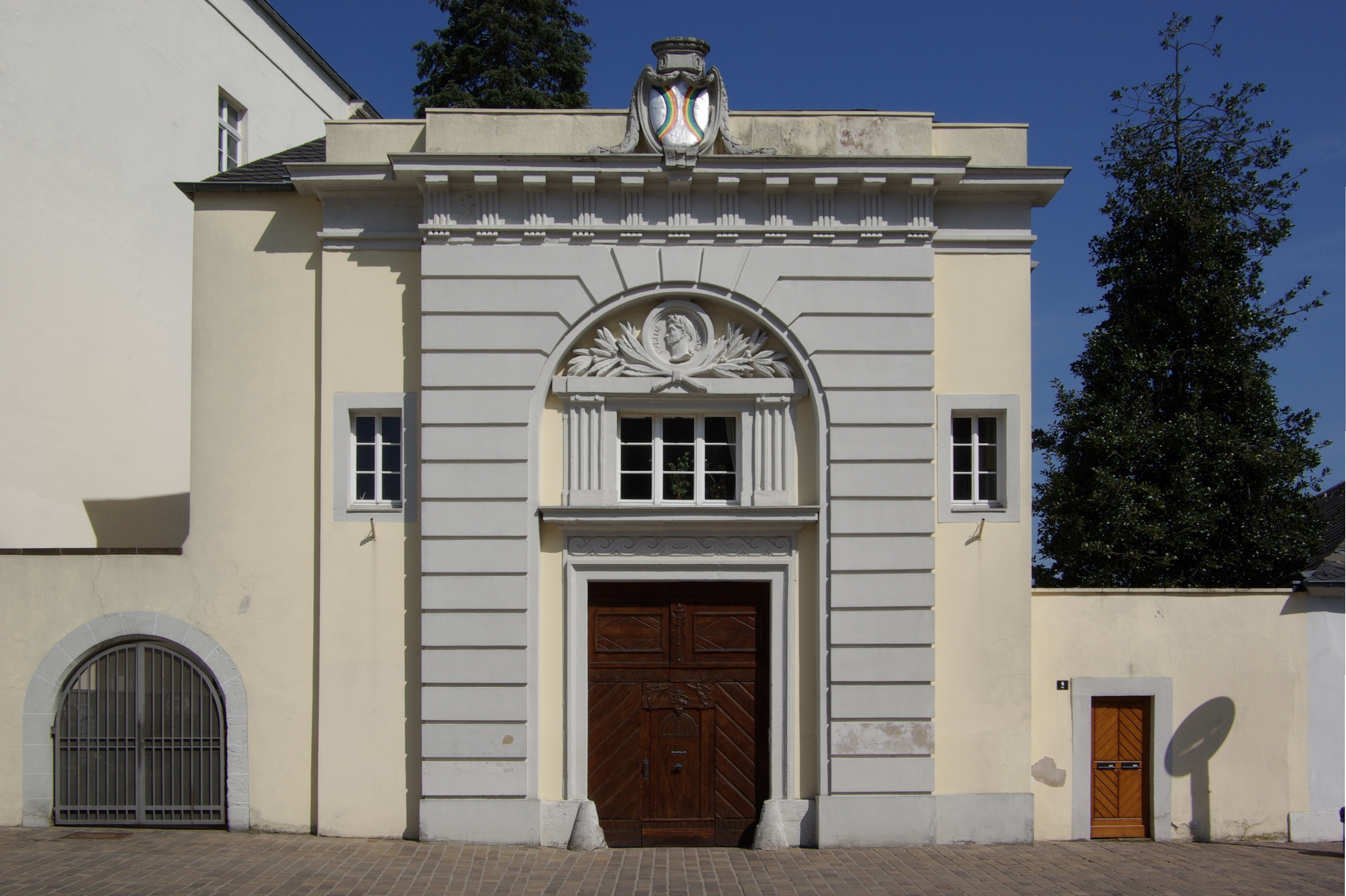 Trier Domfreihof 2