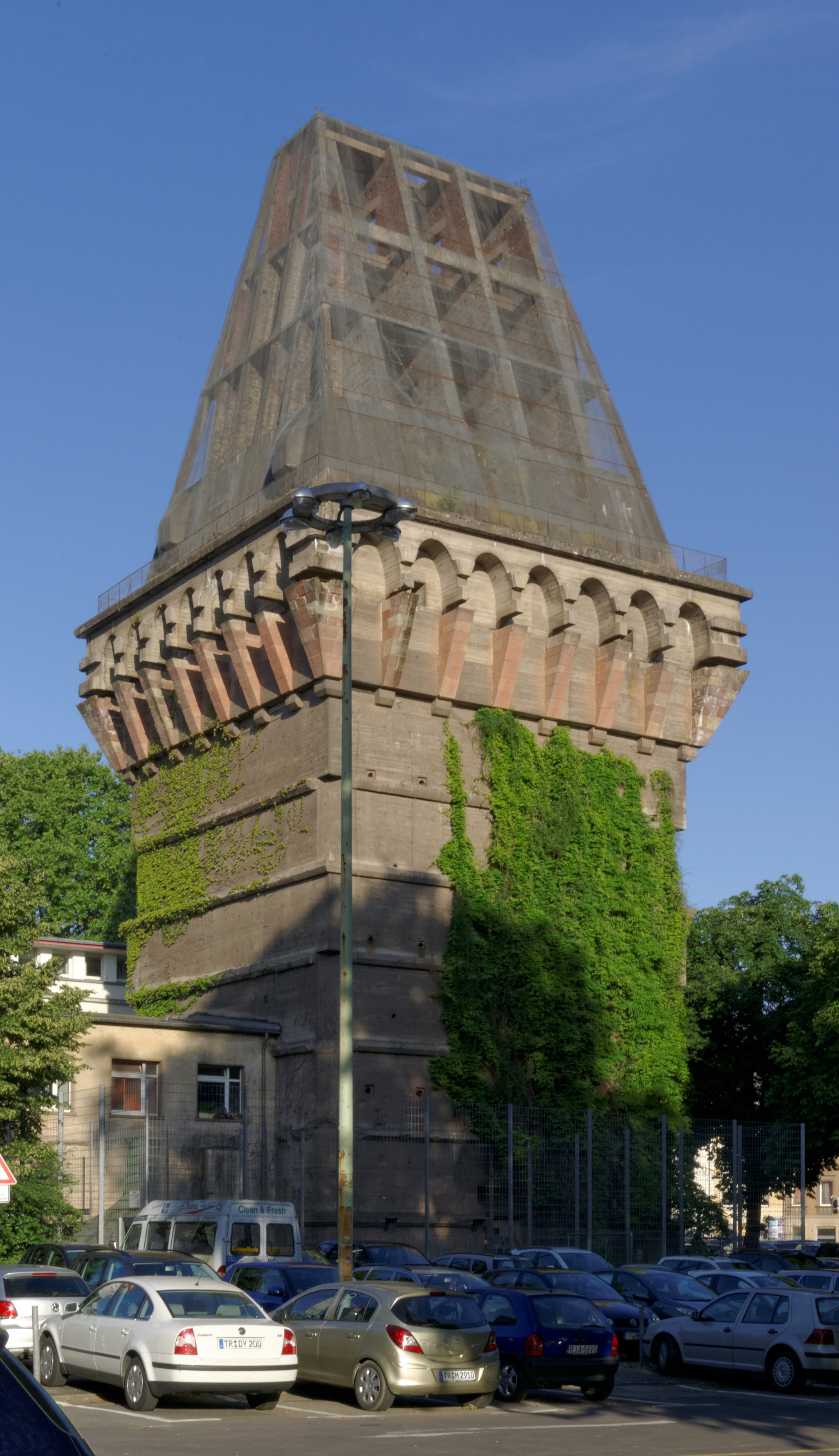 Trier Hochbunker Augustinerhof 2015-06-17 07-22-27