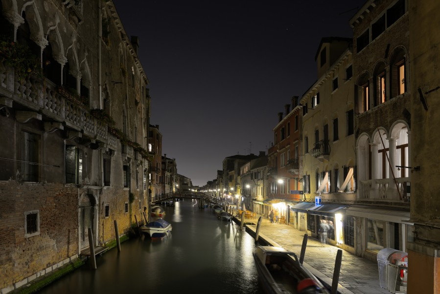 Rio de San Gerolamo a Venezia notte