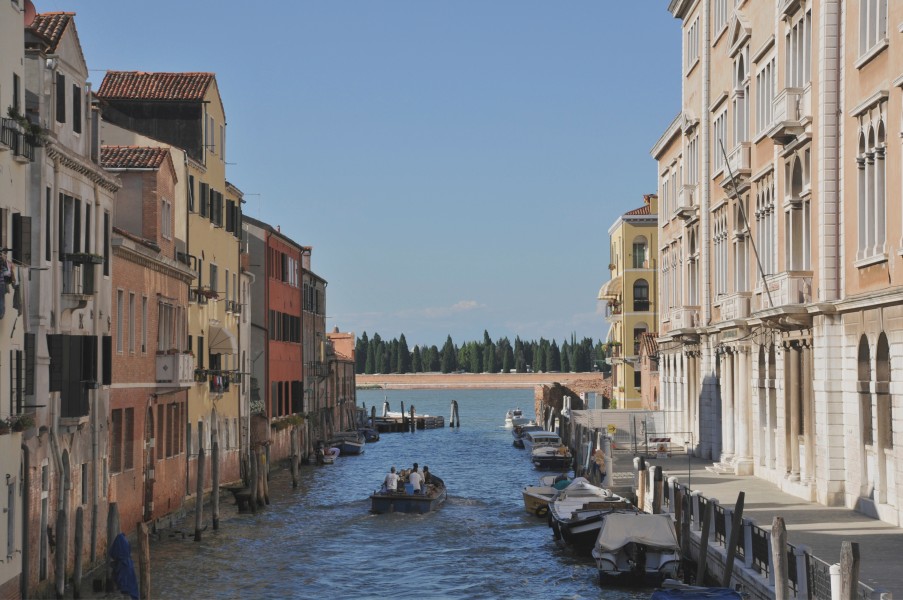 Rio Santa Giustina e ex convento Venezia