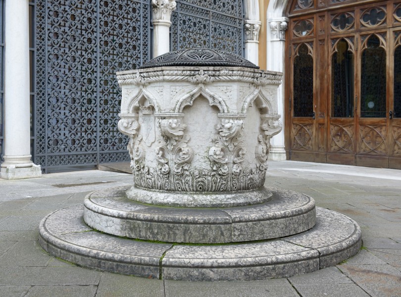 Water well in Venice at palazzo Franchetti