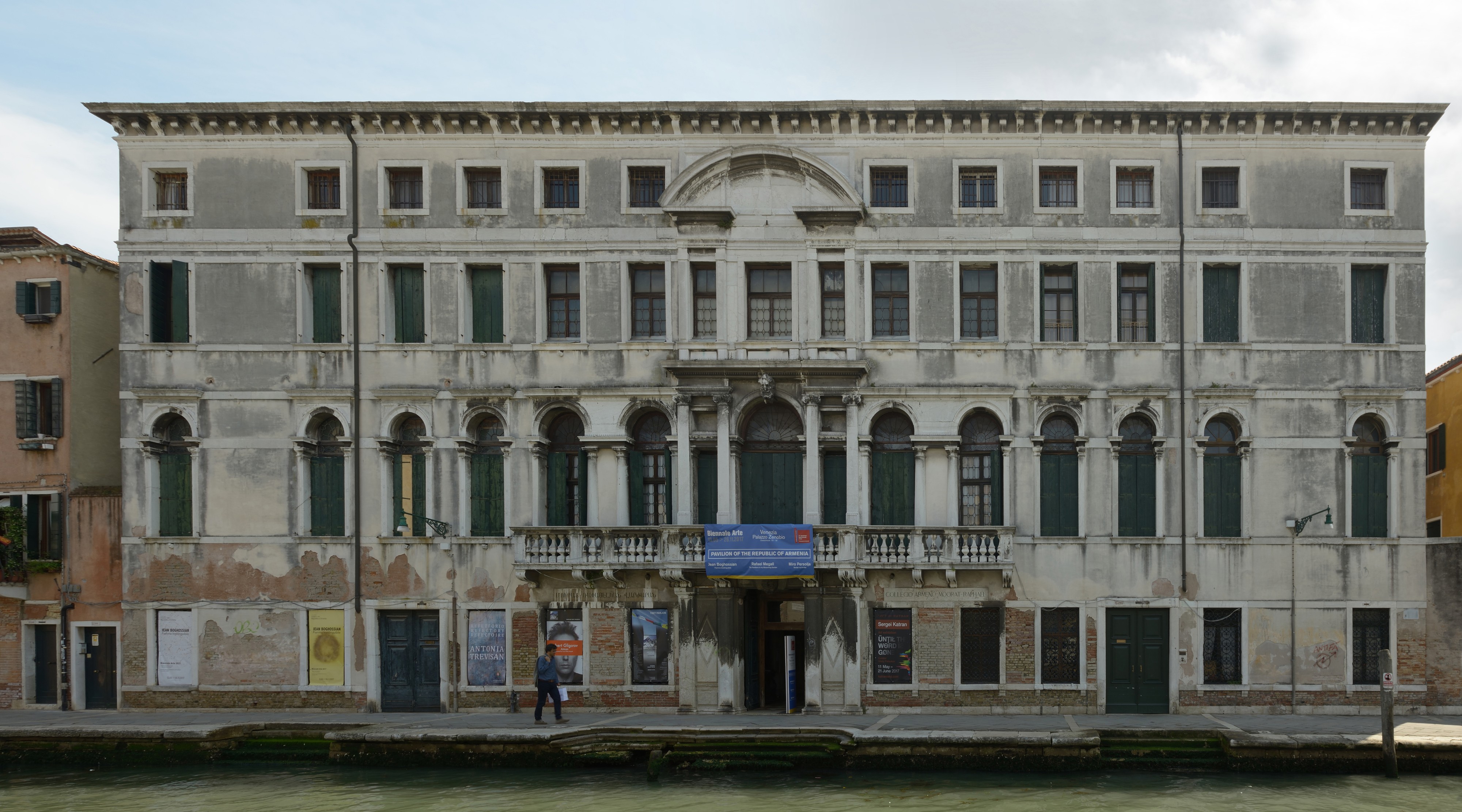 Dorsoduro Palazzo Zenobio degli Armeni a Venezia