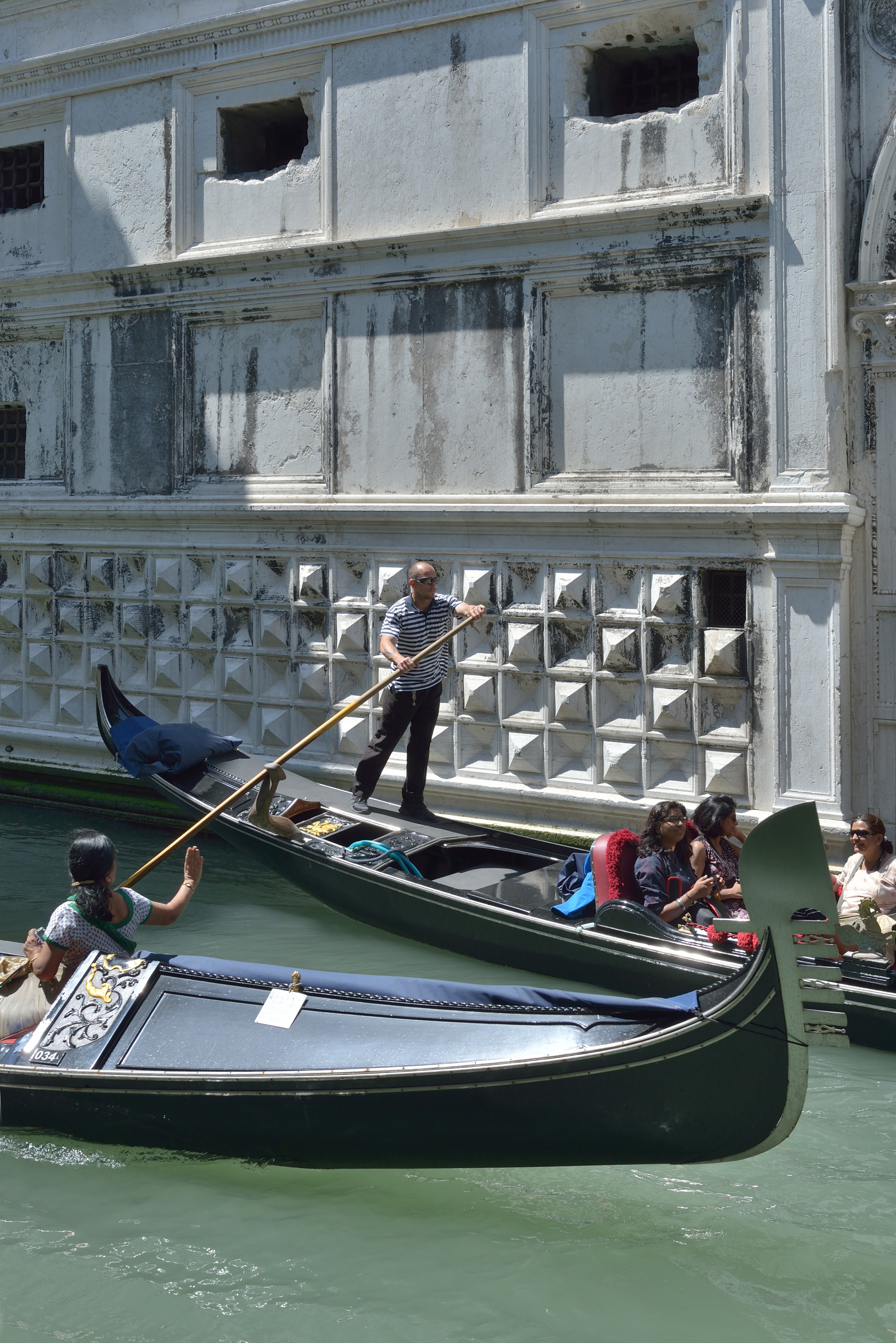 Gondole sul retro del Palazzo Ducale Venezia