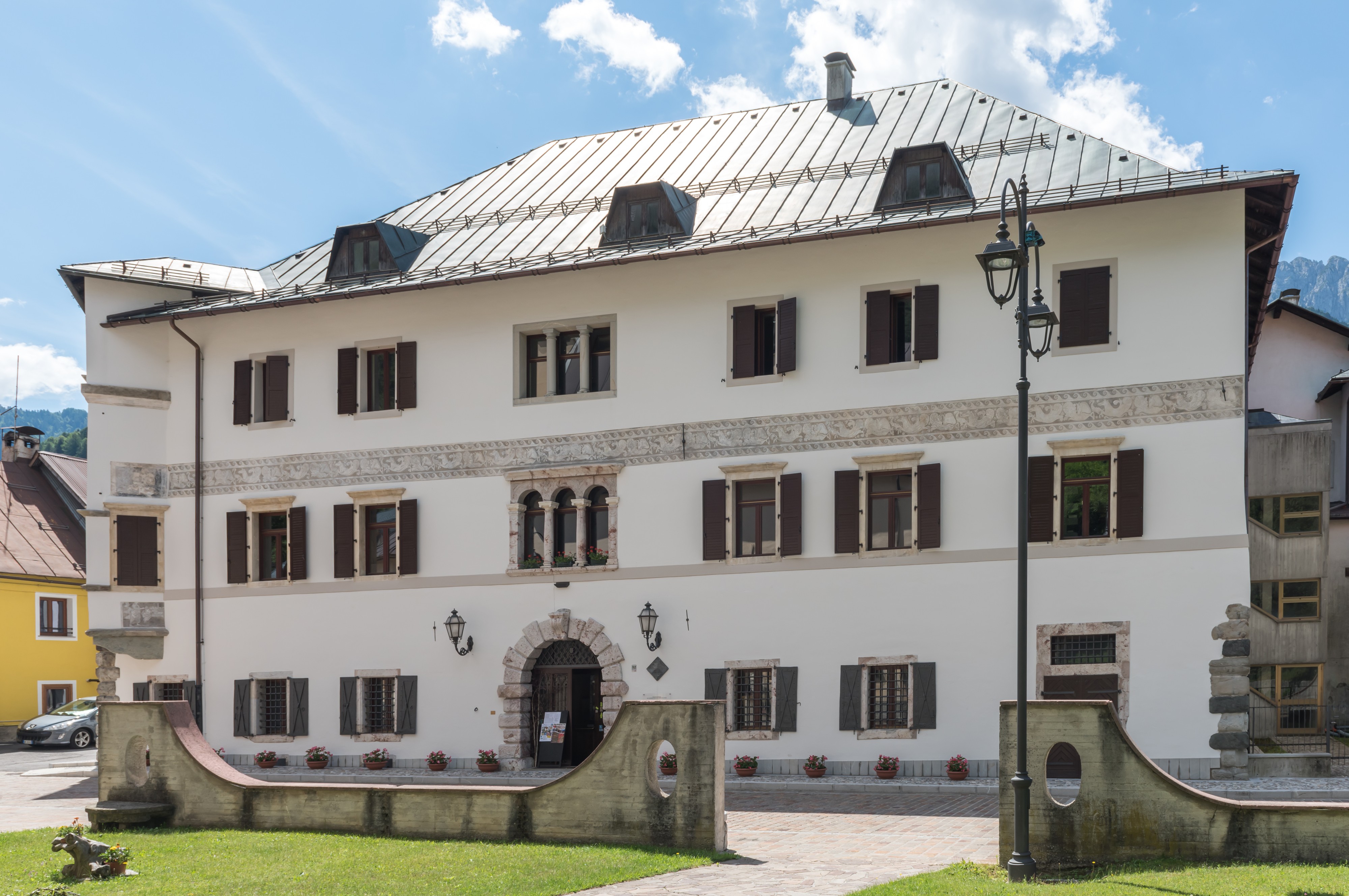 Malborghetto Via Bamberga Palazzo Veneziano 26062015 5517 5551