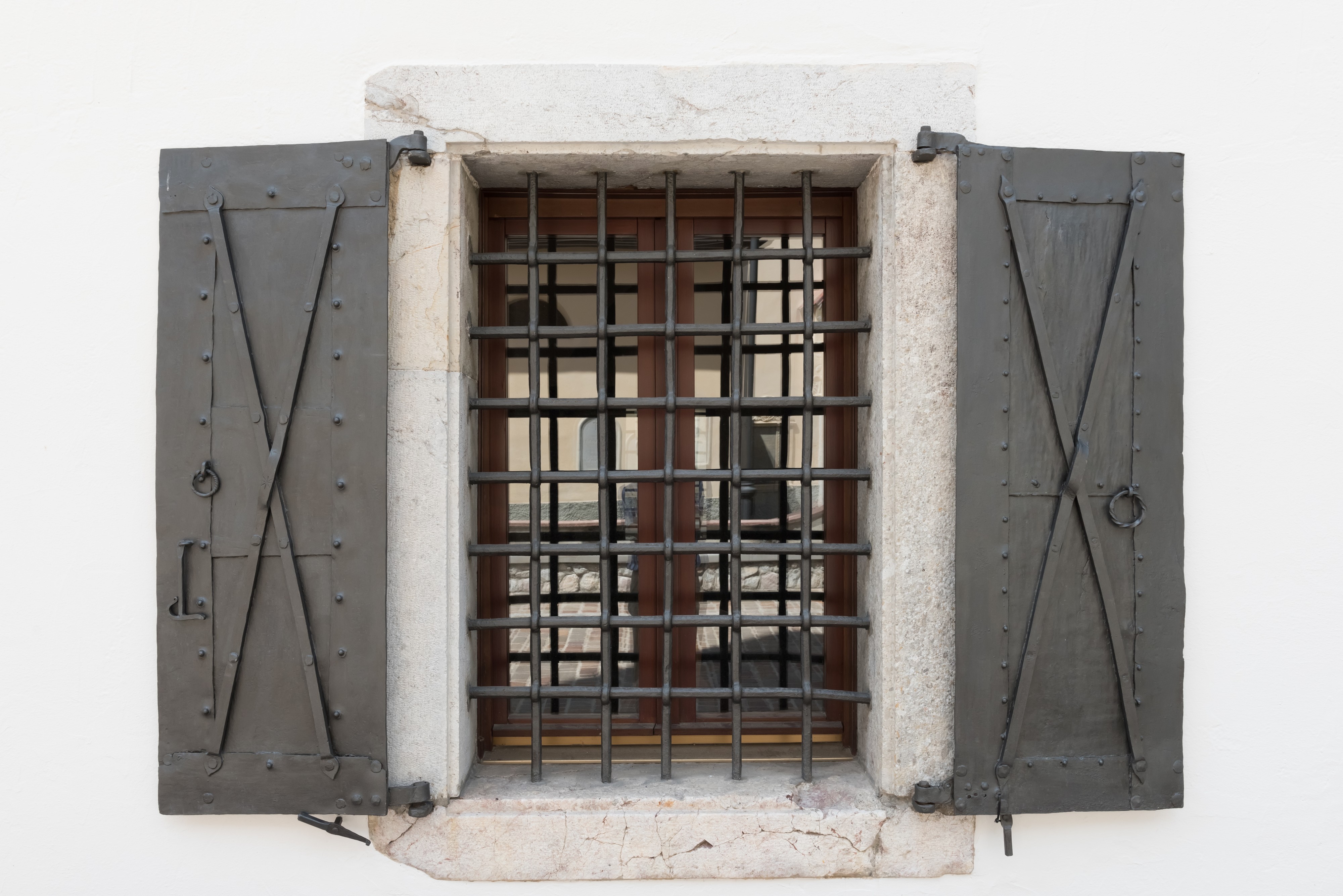 Malborghetto Via Bamberga Palazzo Veneziano finestra 26062015 5554