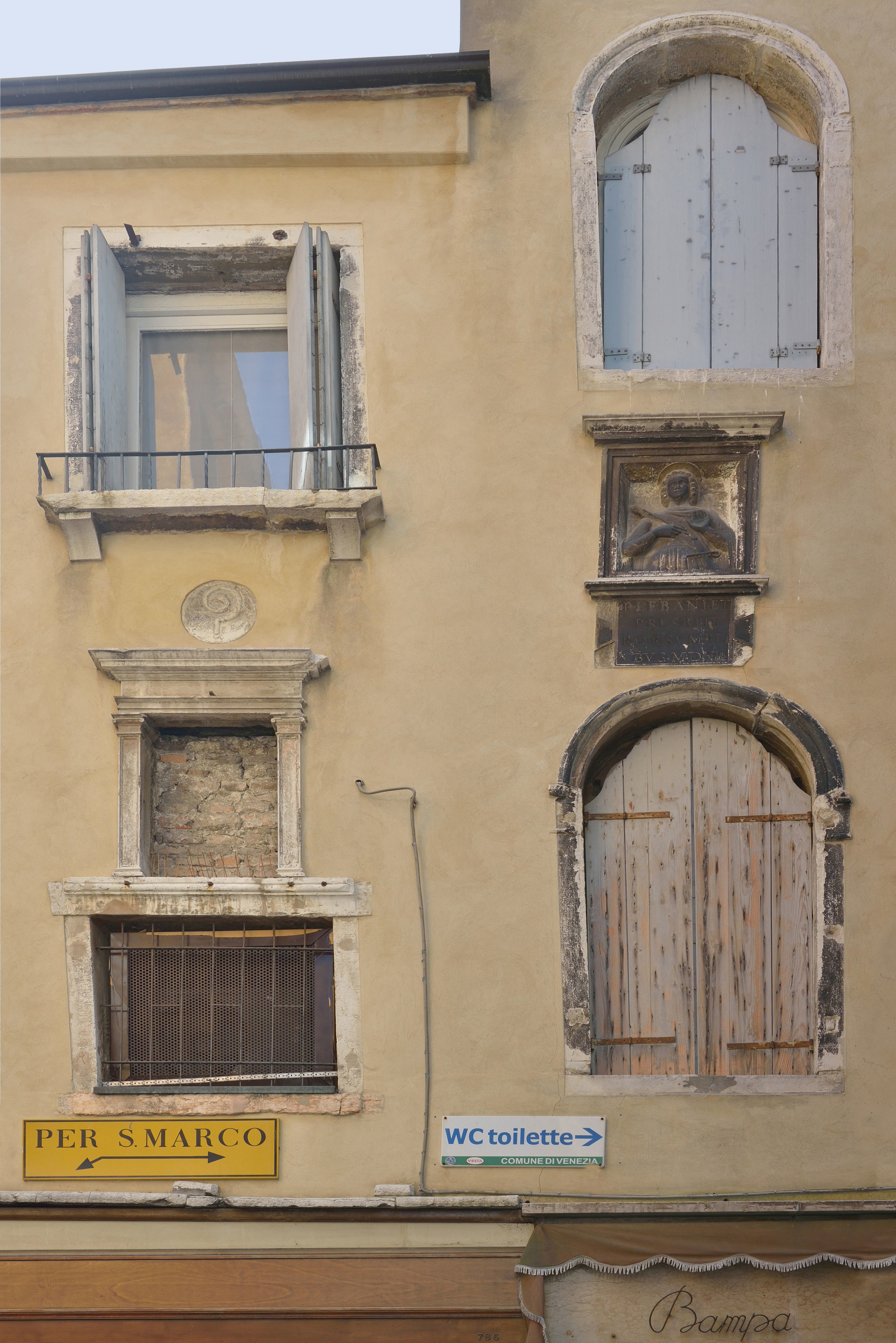 Motivo con finestre a Venezia