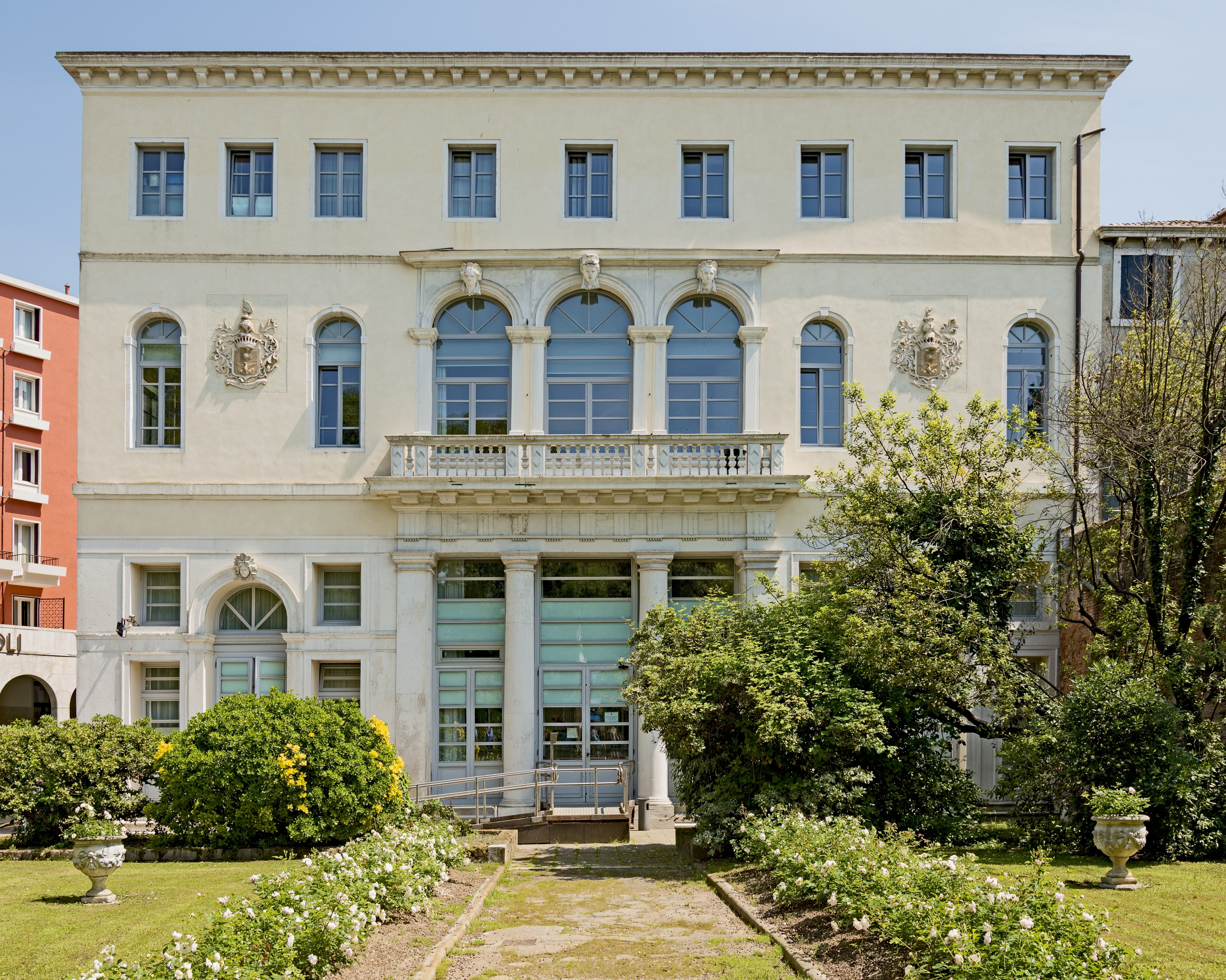 Palazzo Foresti Papadopoli (Venice)