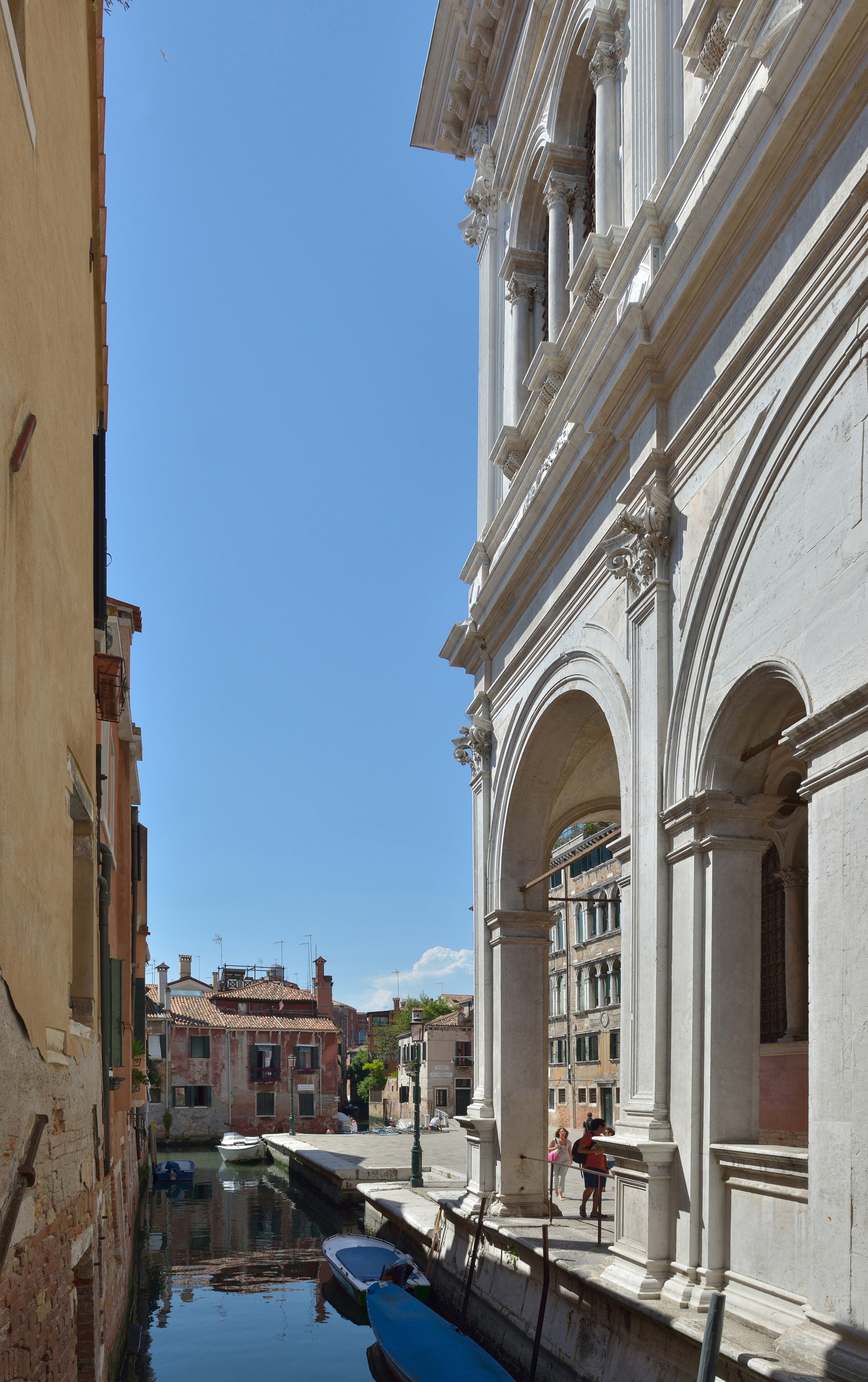 Scuola grande di San Rocco verso Rio de San Pantalon