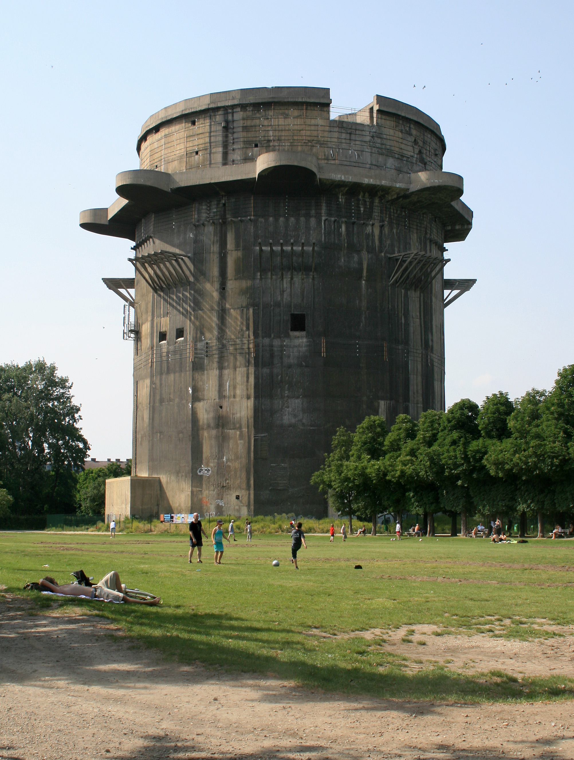 Augarten Flakturm Wien2008a