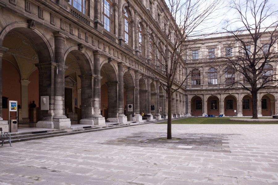 Arkadenhof, University of Vienna - 0188