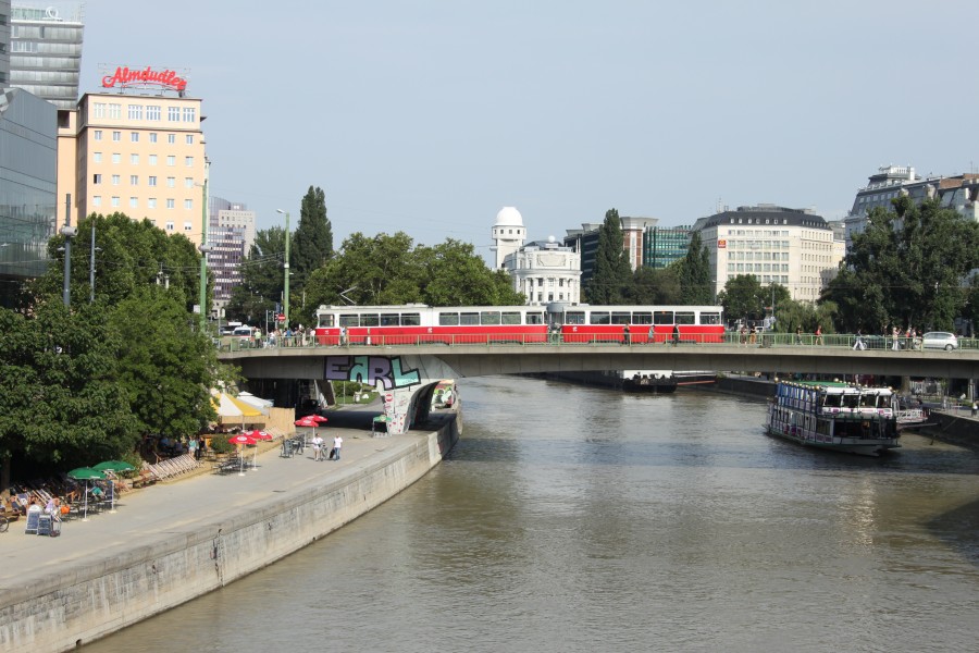 Linie 68 Schwedenbruecke von Marienbruecke