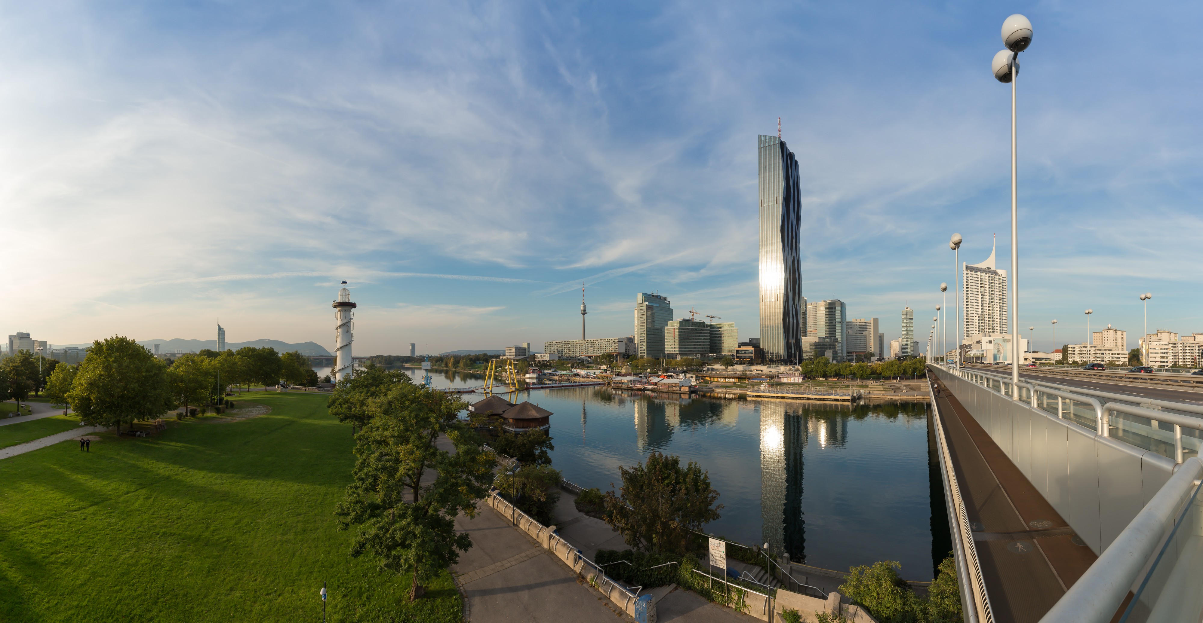 2014-09-29 - Reichsbrücke-Donau City-Sunken City