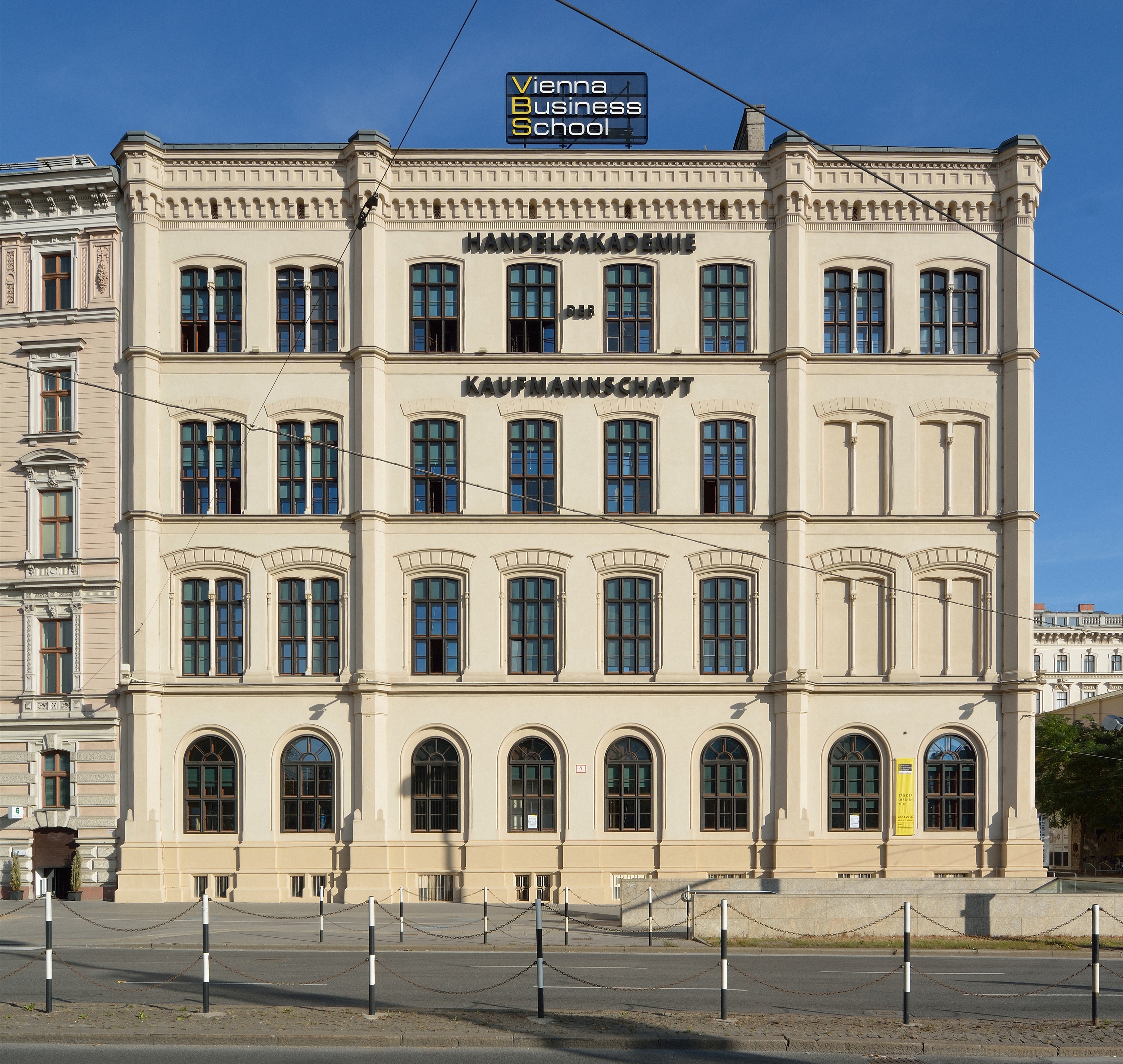 Vienna Business School-HAK I DSC 5280w