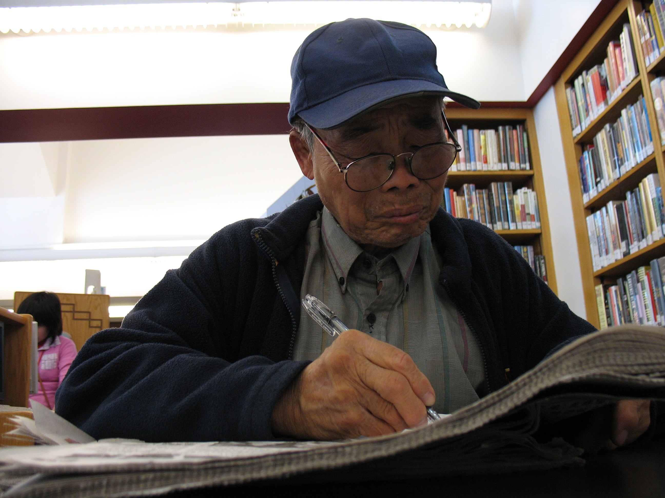 2006 newspaper reader SanFrancisco 145867209