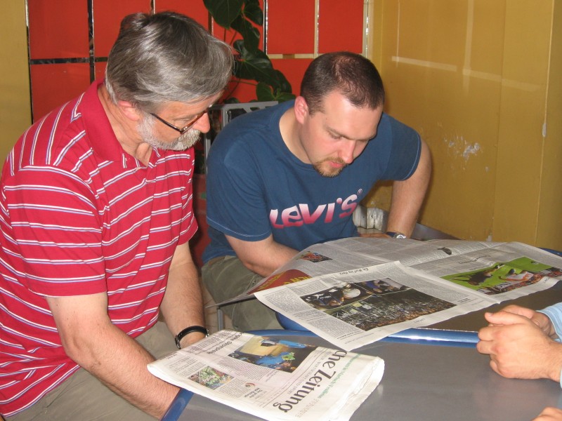 2006 reading newspaper Tanzania 2359501980