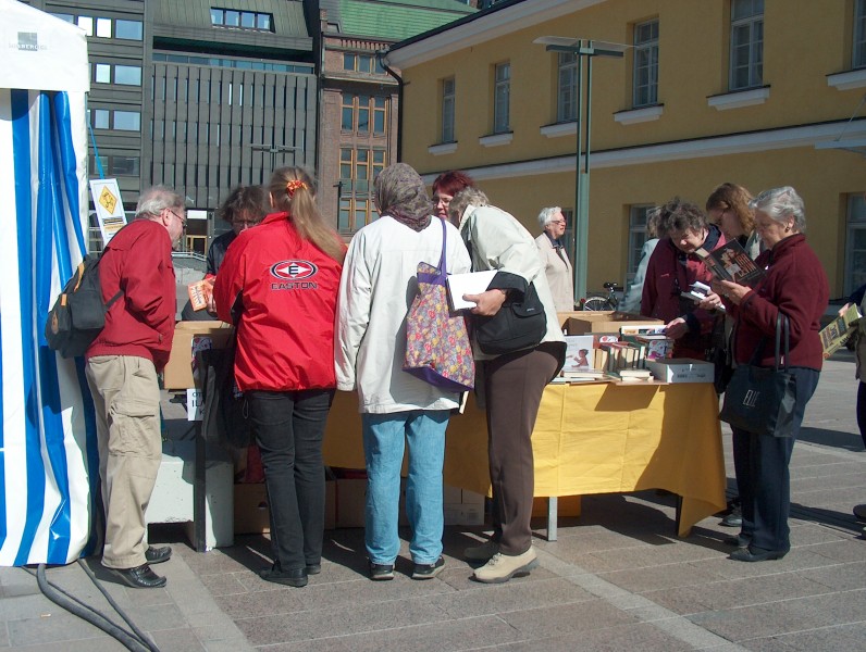 Bookcrossing-pöytä H3579 C