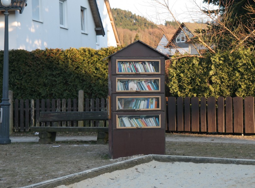 Ihmert-Buecherschrank1-Bubo