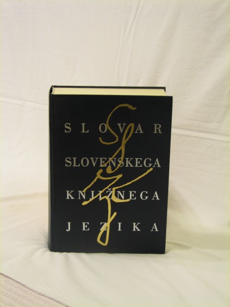 Slovar slovenskega knjiznega jezika 3