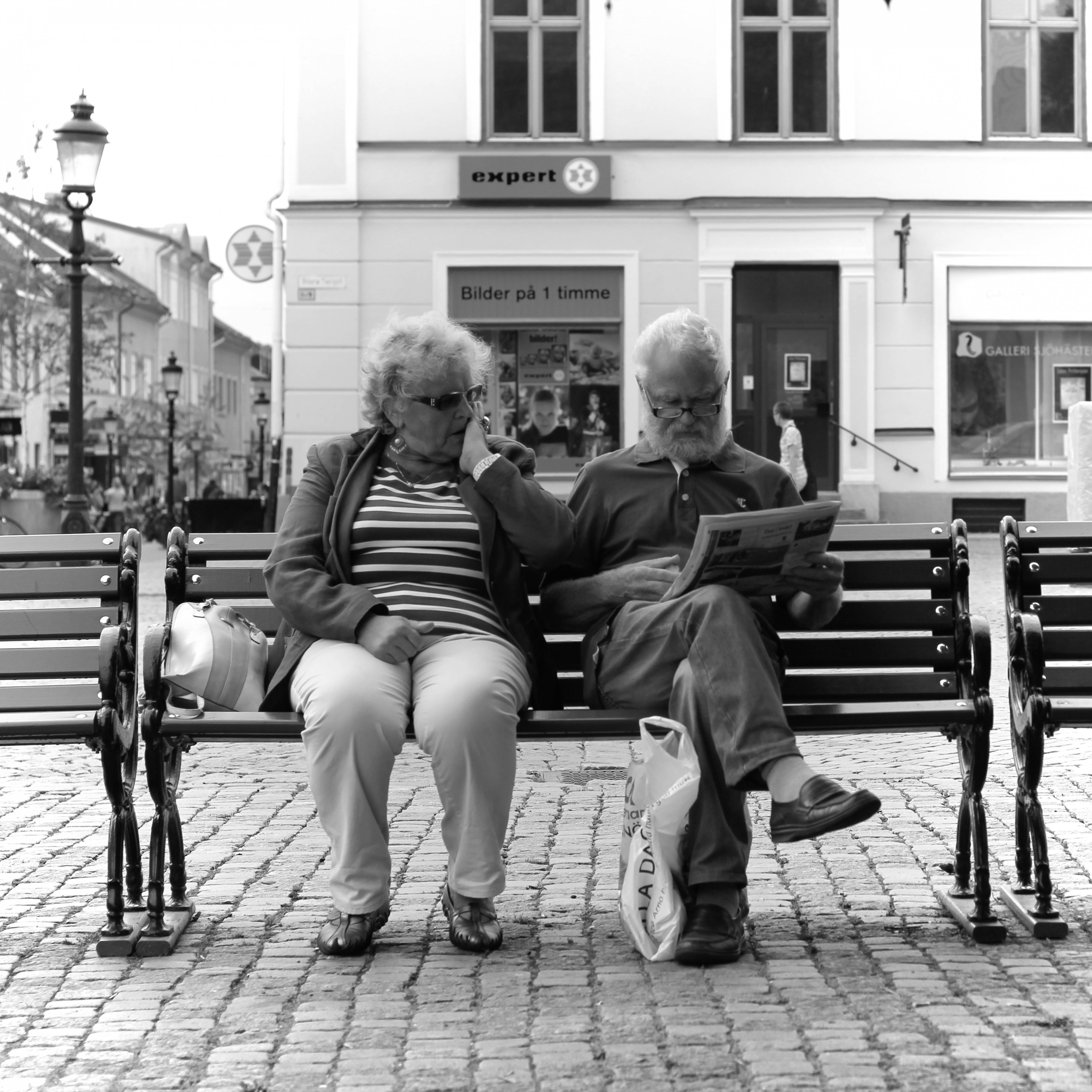 2011 reading newspaper Sweden 6149413639
