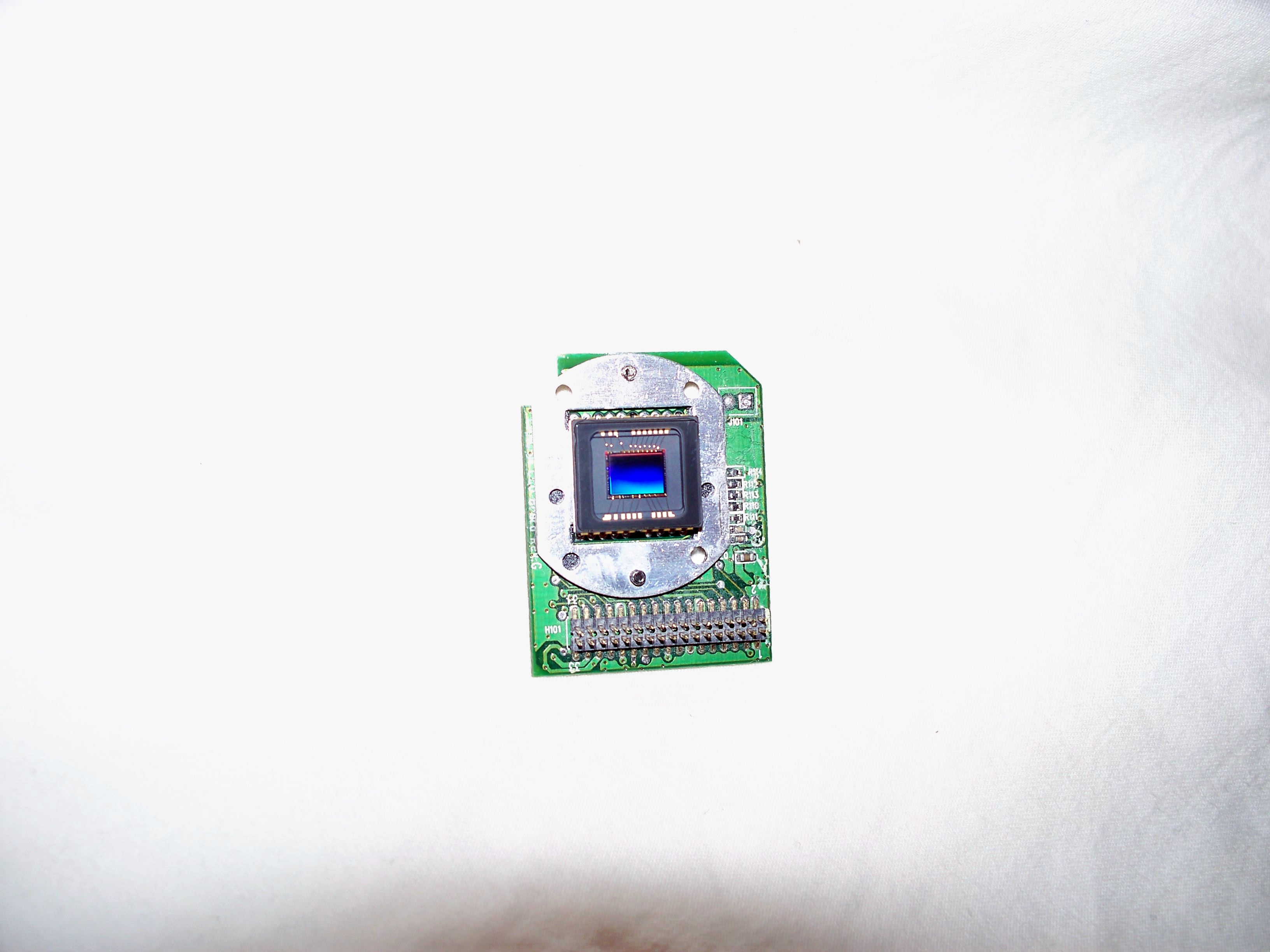 2.1 MP CCD