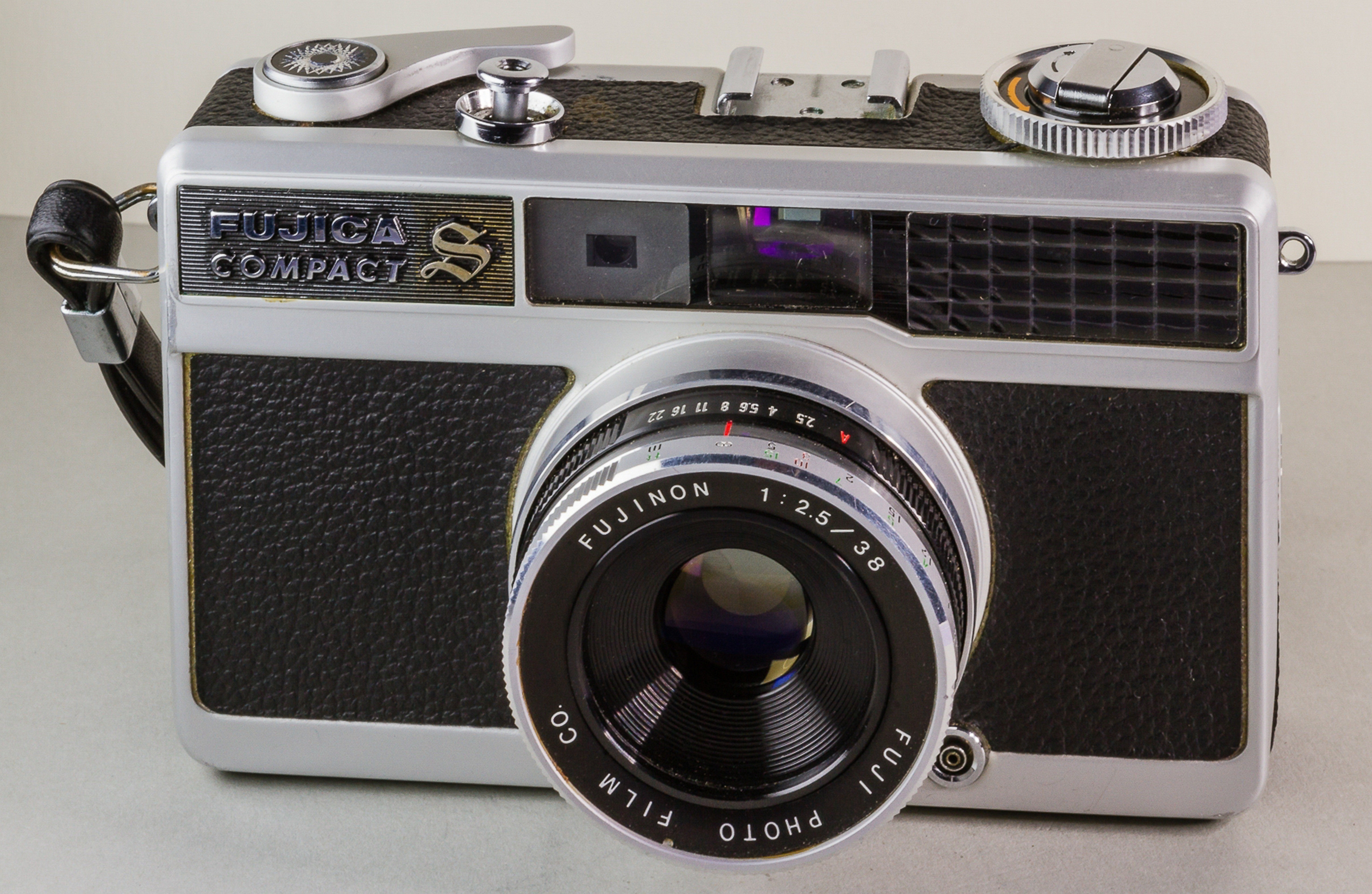 2015 04 08 014 35mm camera Fuji Fujica Compact S
