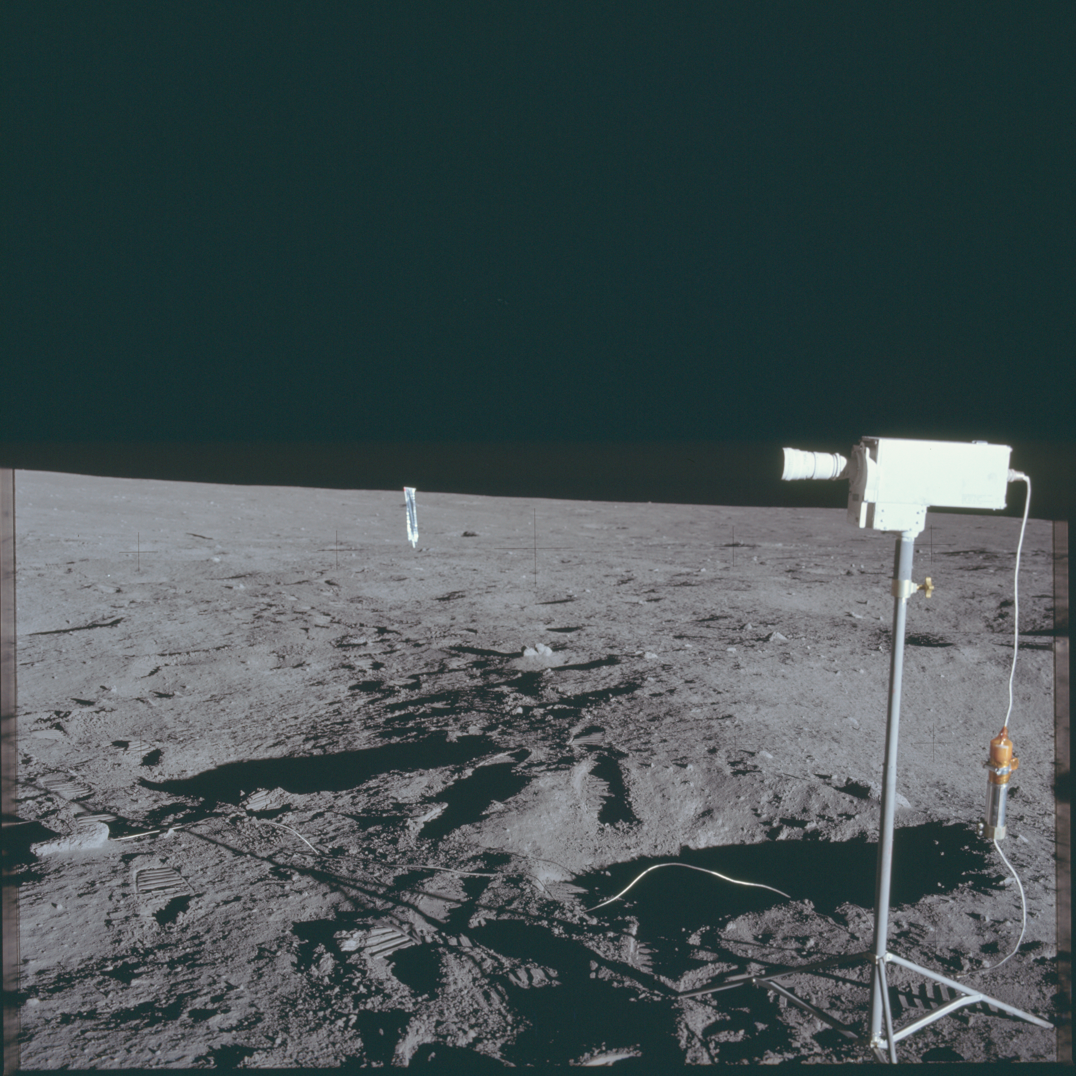 AS12-46-6755 (21512191190)