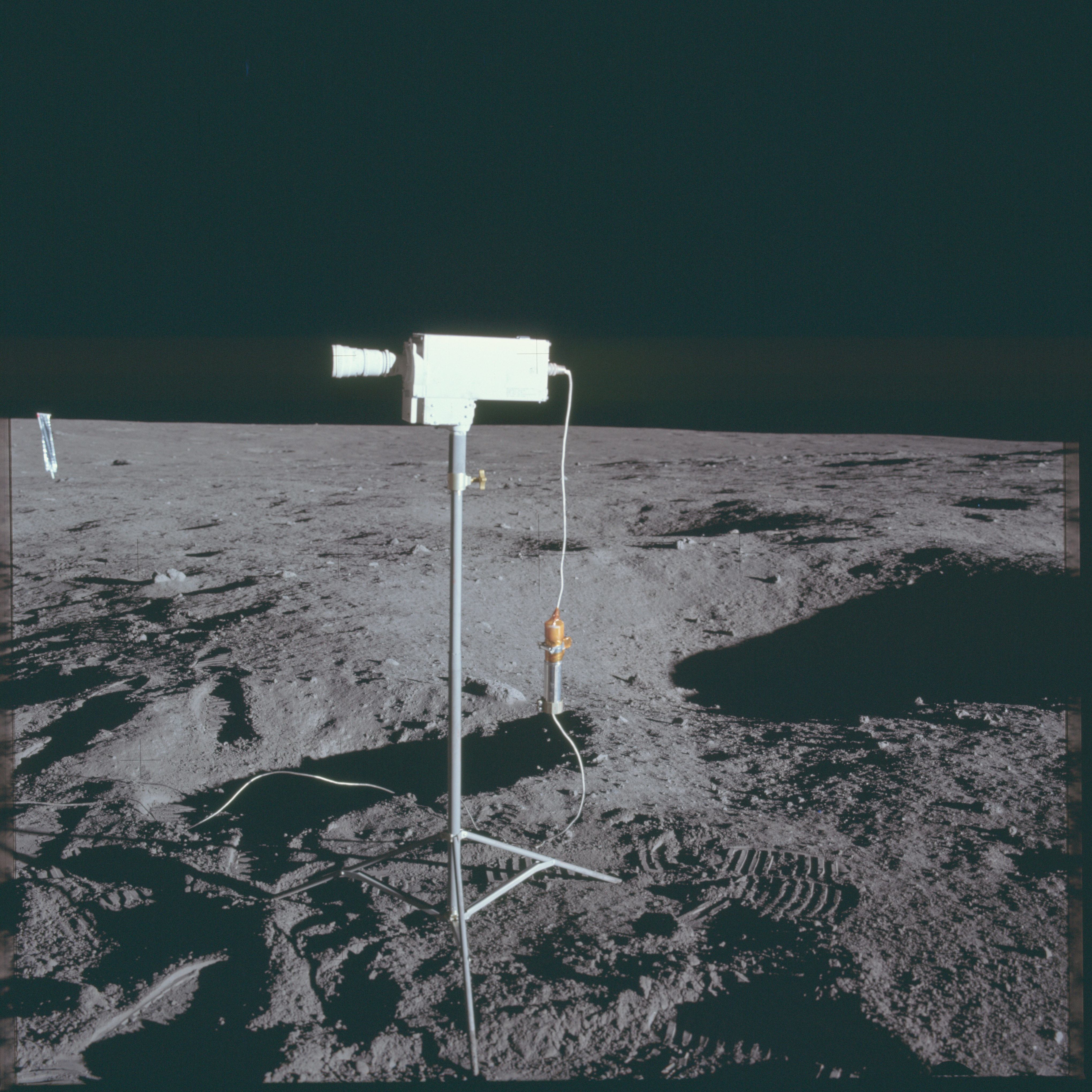 AS12-46-6756 (21512189320)