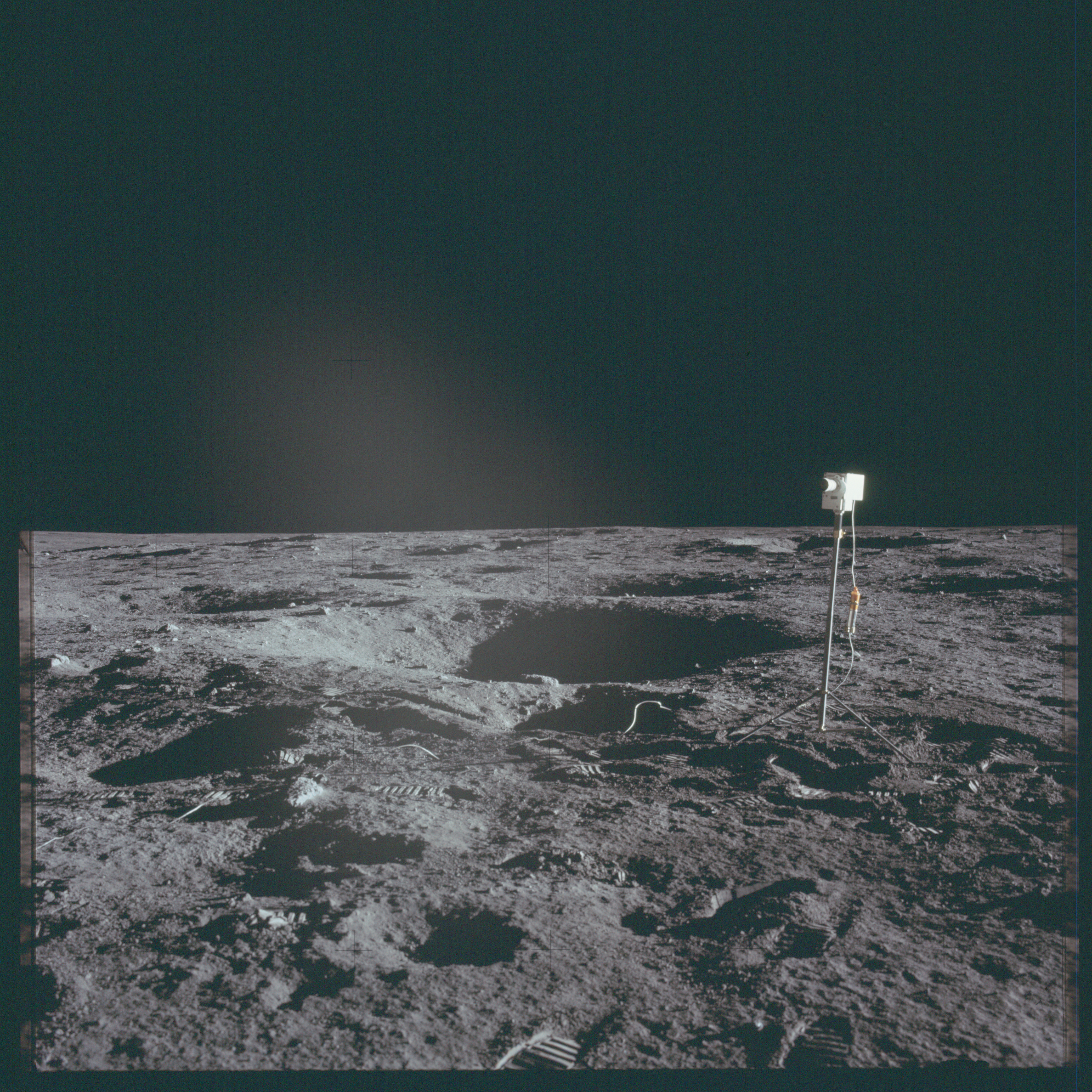 AS12-47-7002 (21471688350)