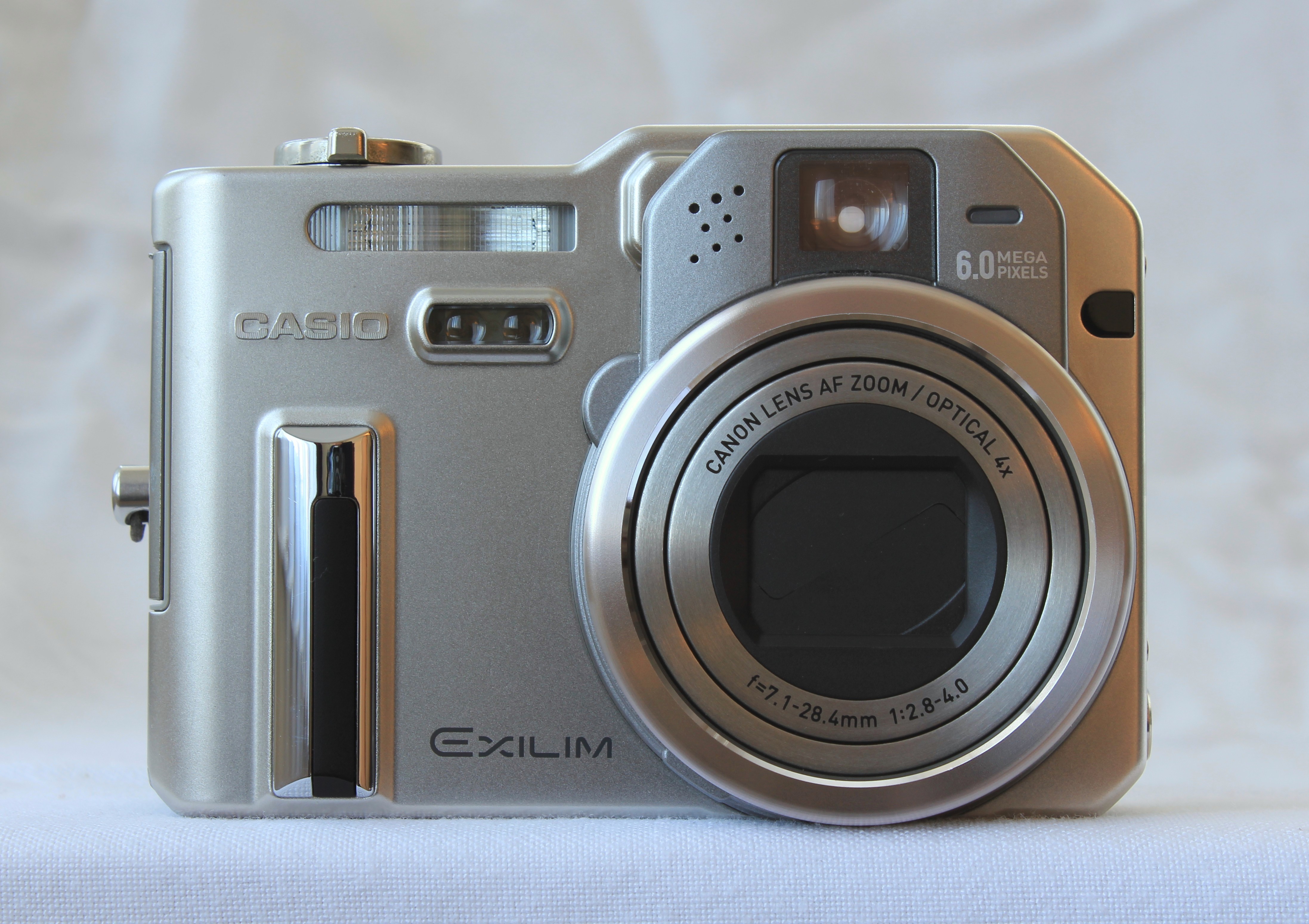 Casio Exilim EX-P600 Digital Camera
