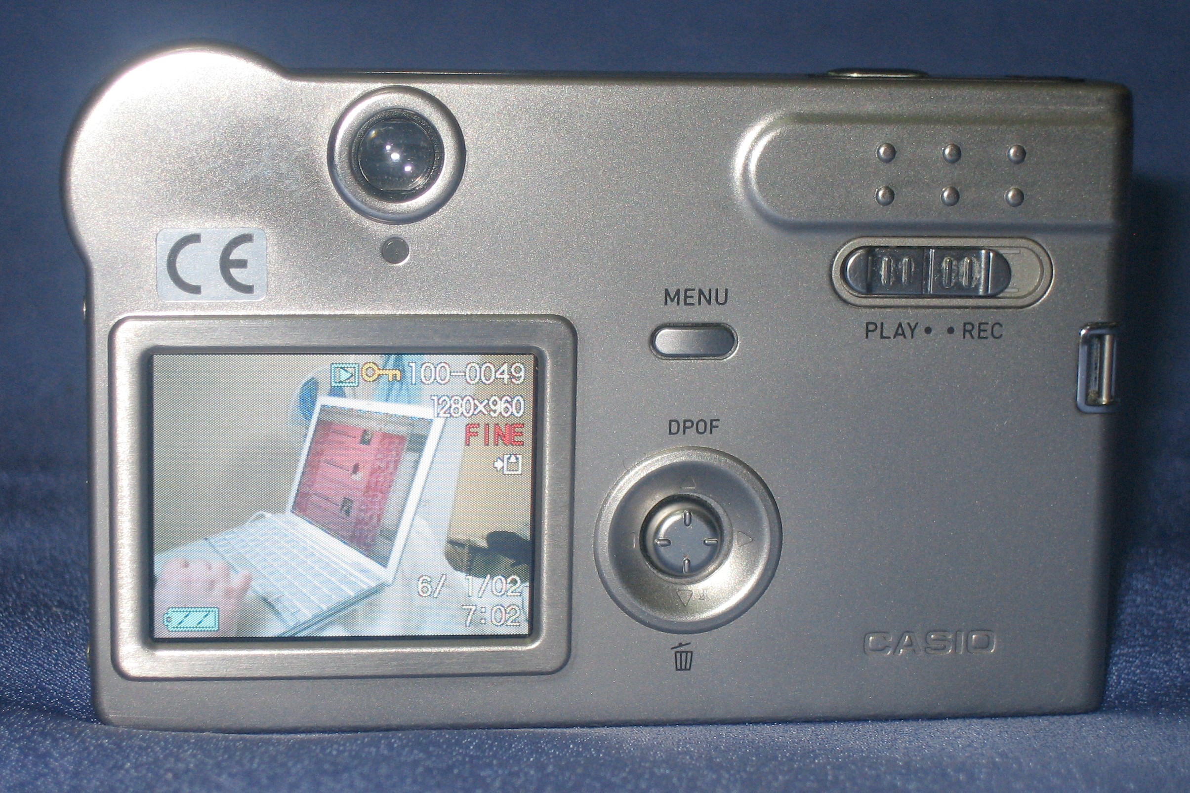 Casio Exilim EX-S2 back
