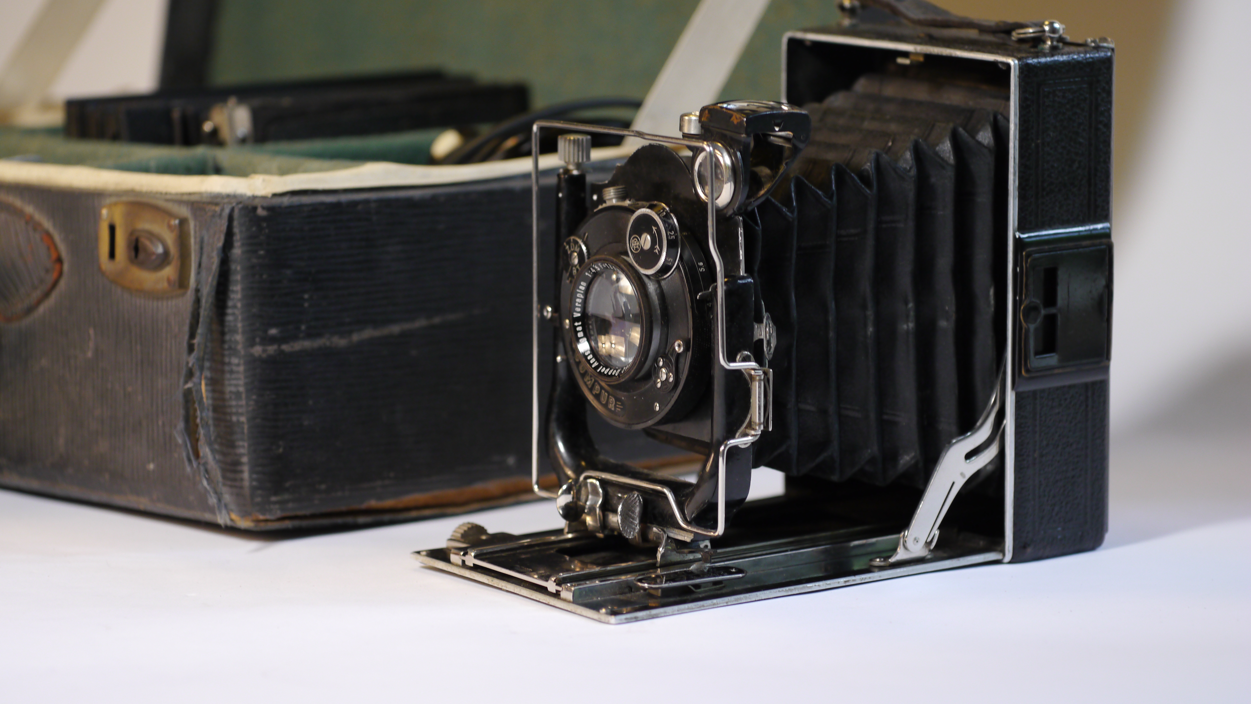 Classic cameras P1010941-IH (9153336872)