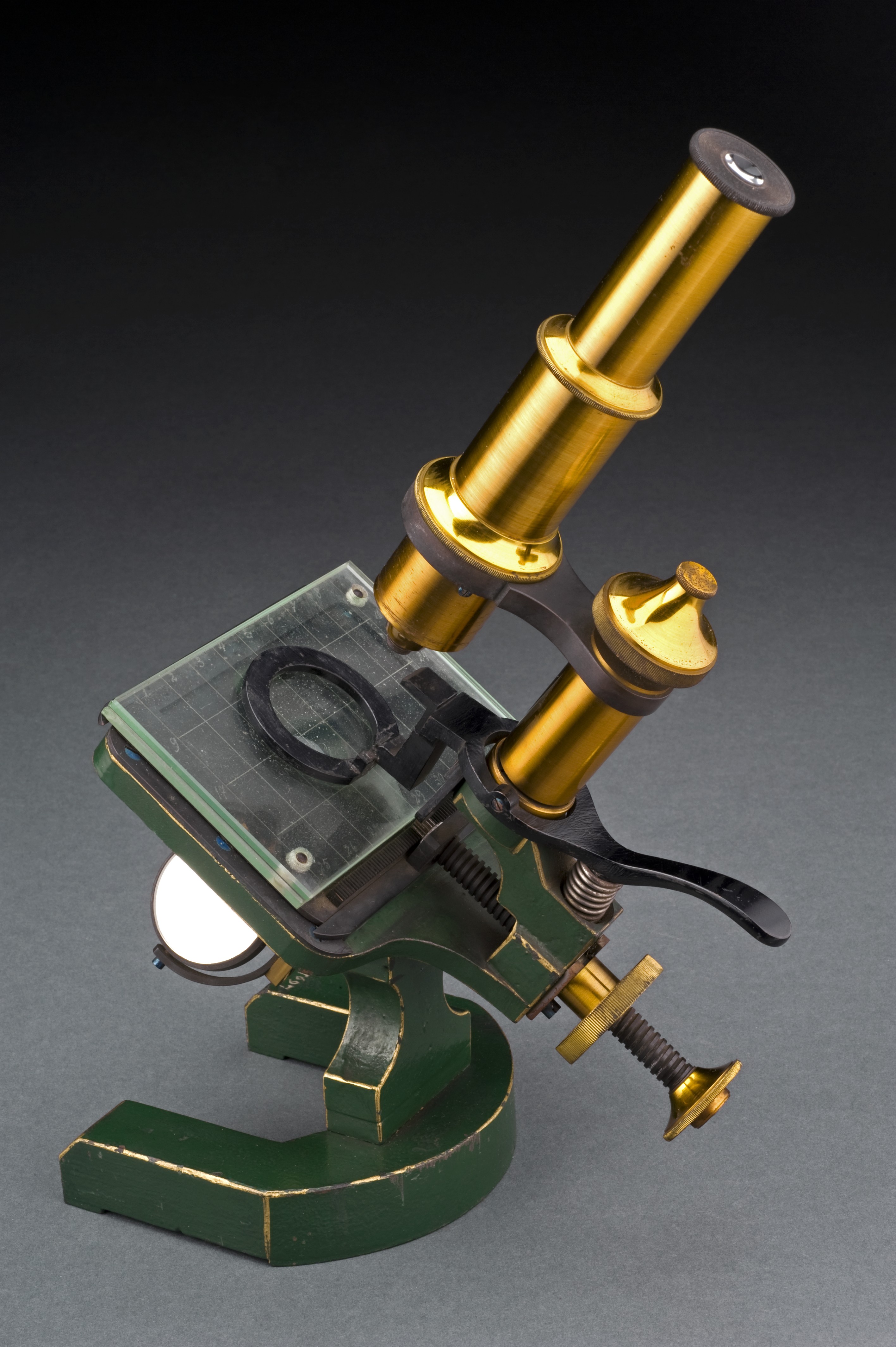 Compound microscope used to examine meat, France, 1851-1900 Wellcome L0057251
