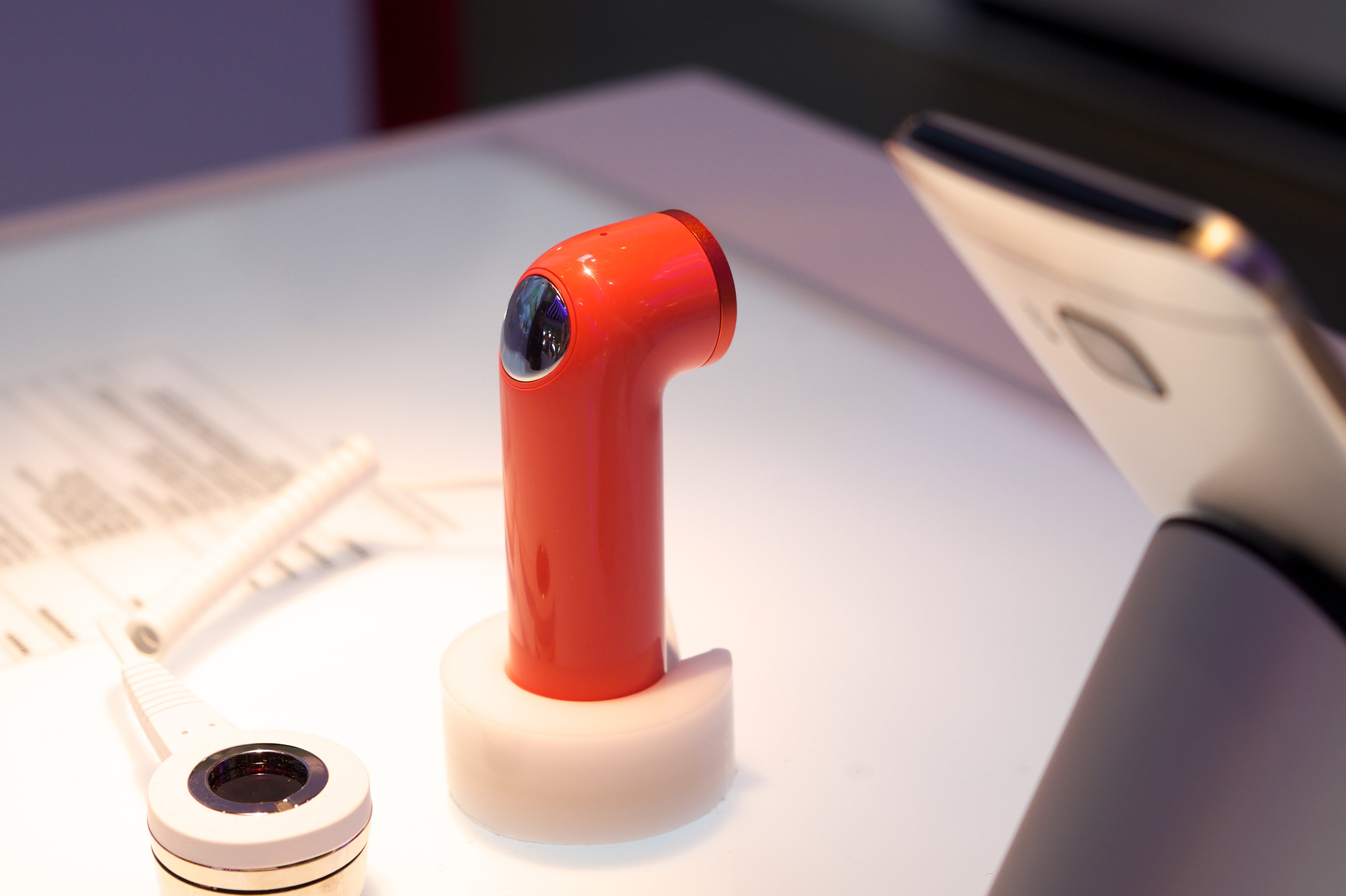 HTC Re camera