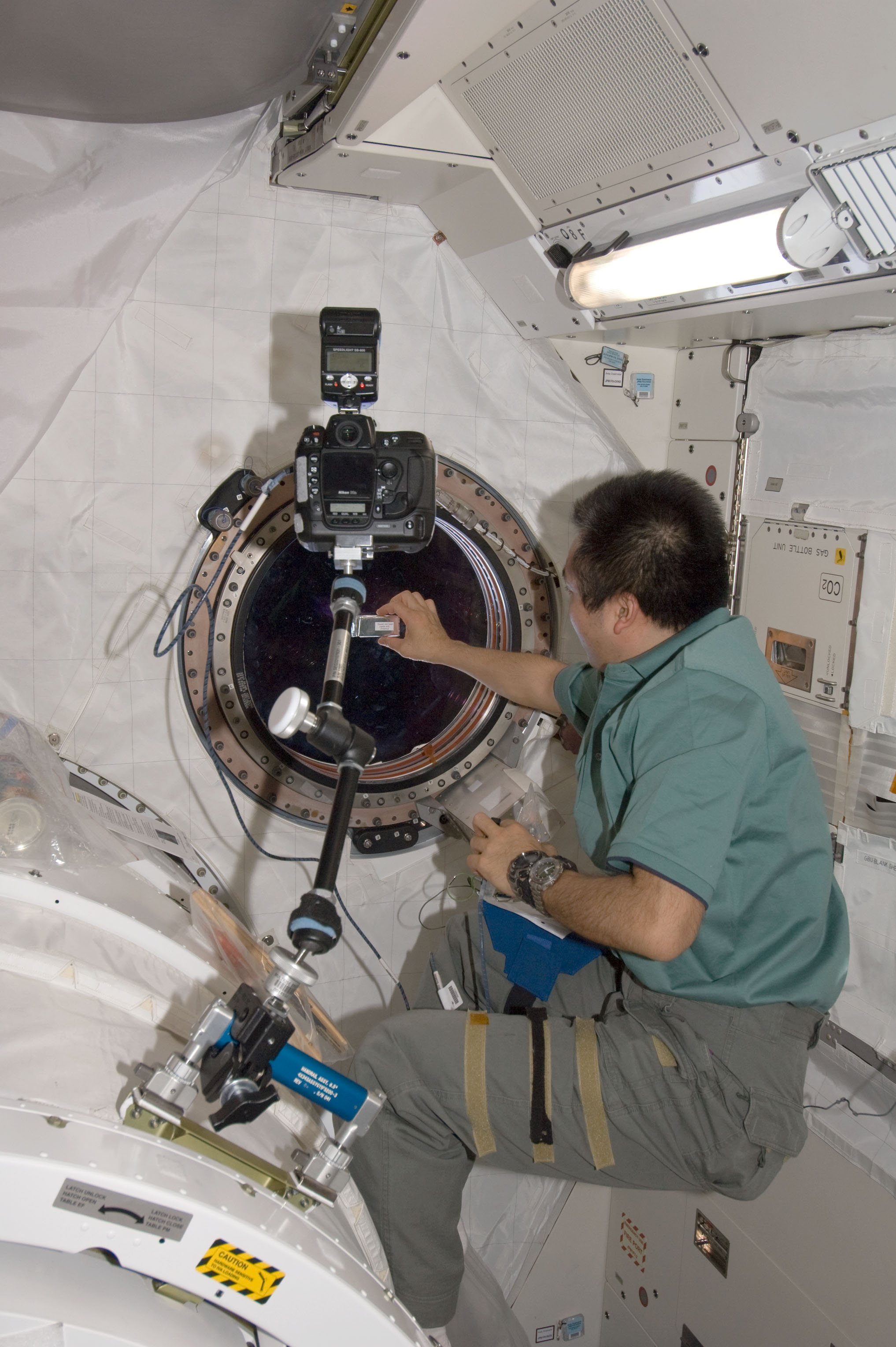 ISS-20 Koichi Wakata in the Kibo lab
