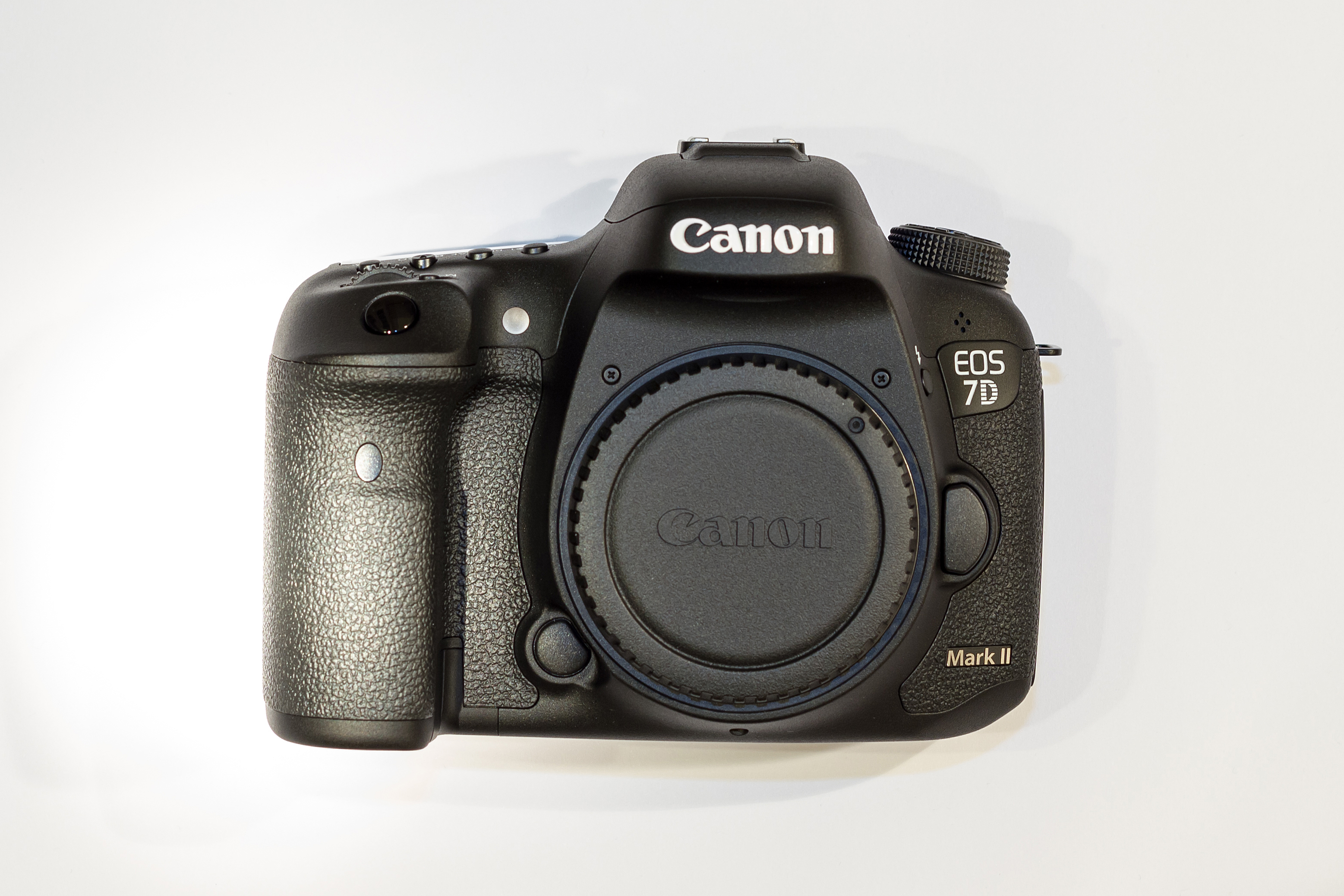 Jan2015 Canon EOS 7D Mark II Body01