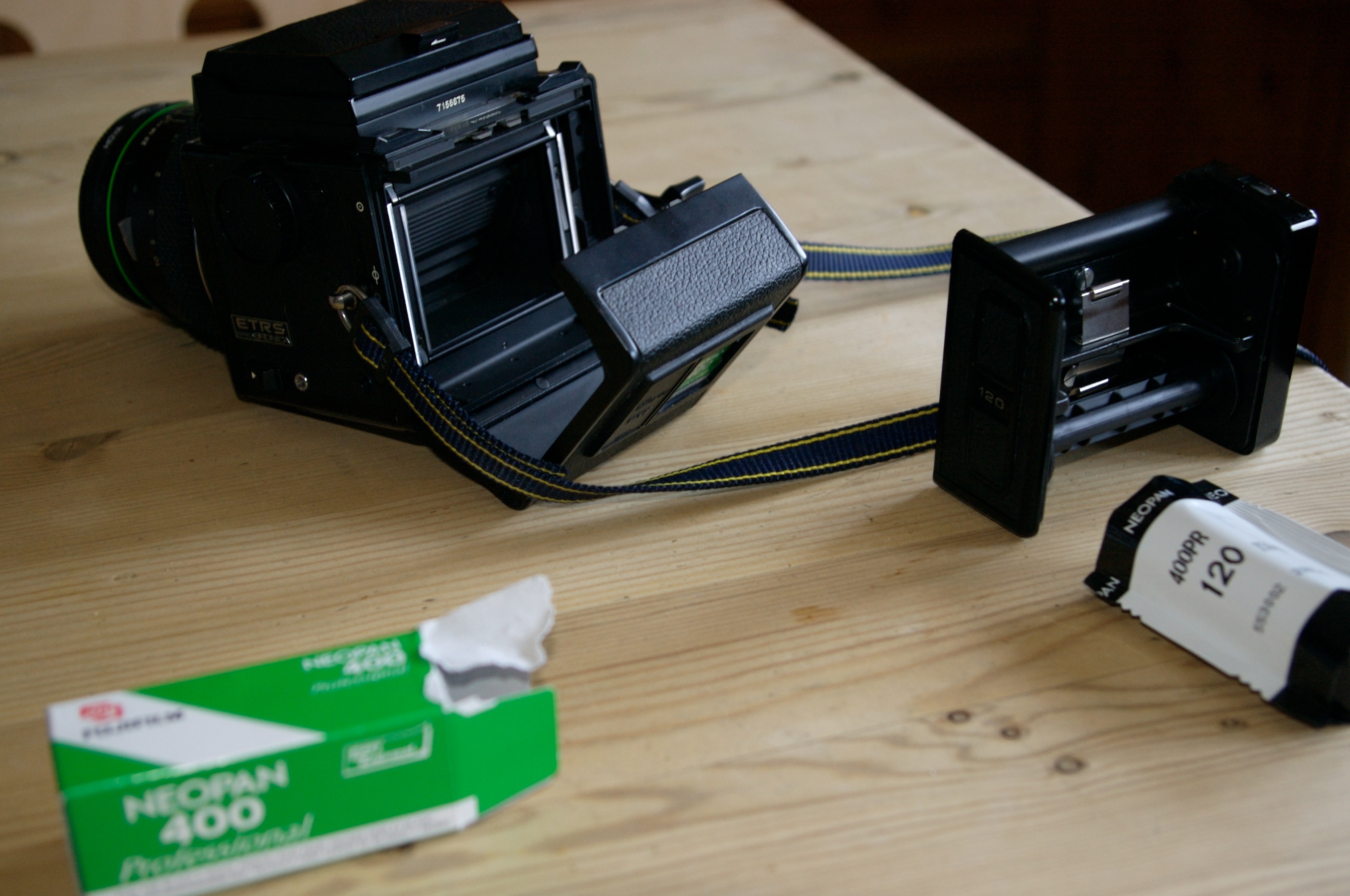 Loading a Bronica with Neopan