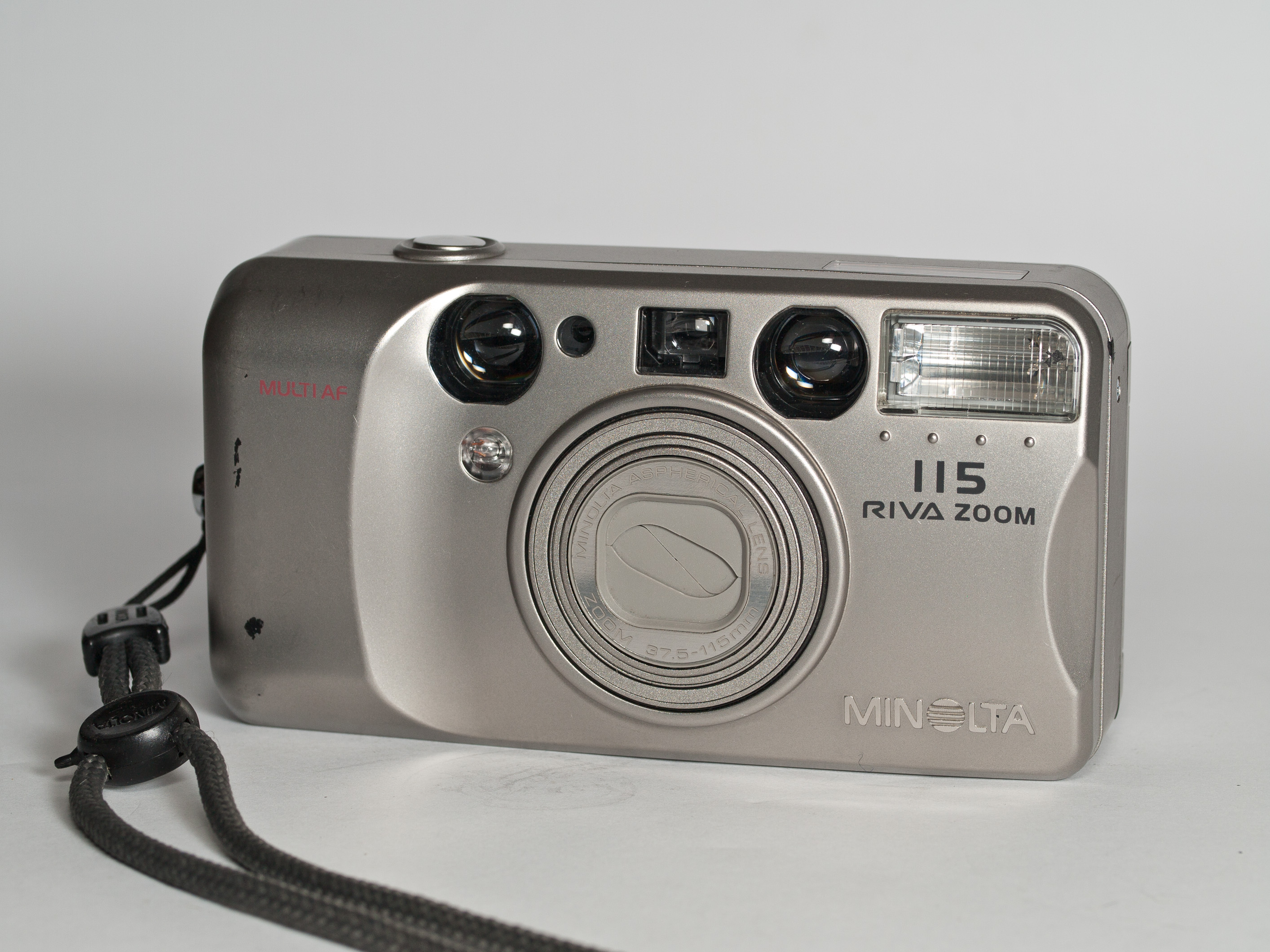 Minolta Riva 115 zoom
