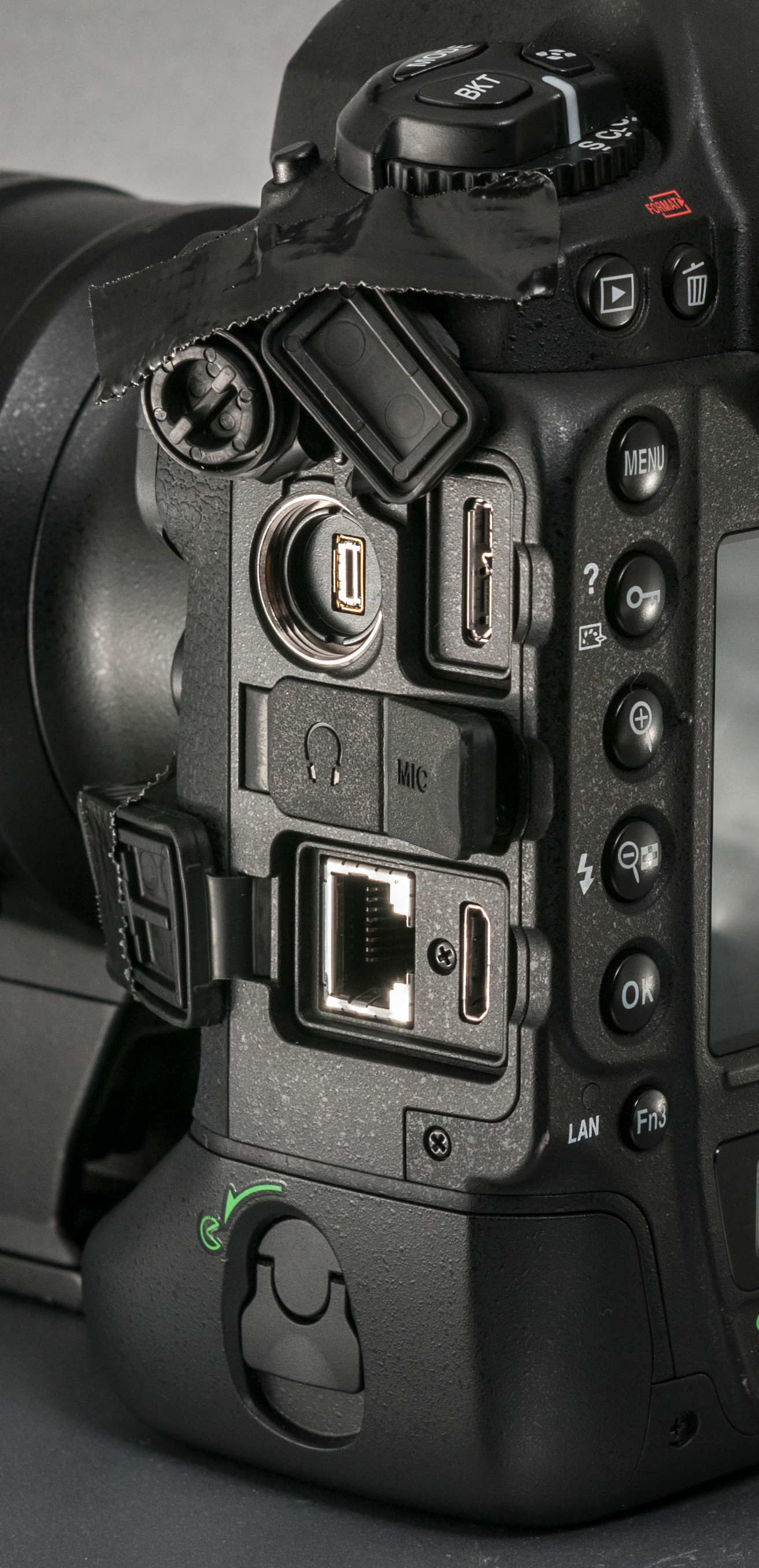 Nikon-D5-linke-Seite