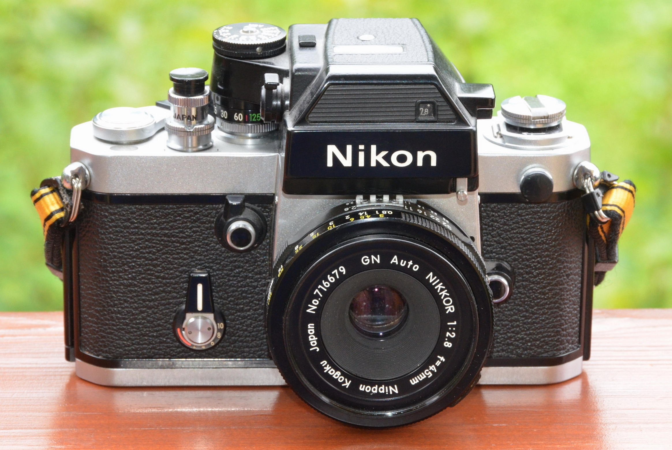 Nikon F2 SB SLR camera with GN Auto Nikkor 2,8 f=45mm lens