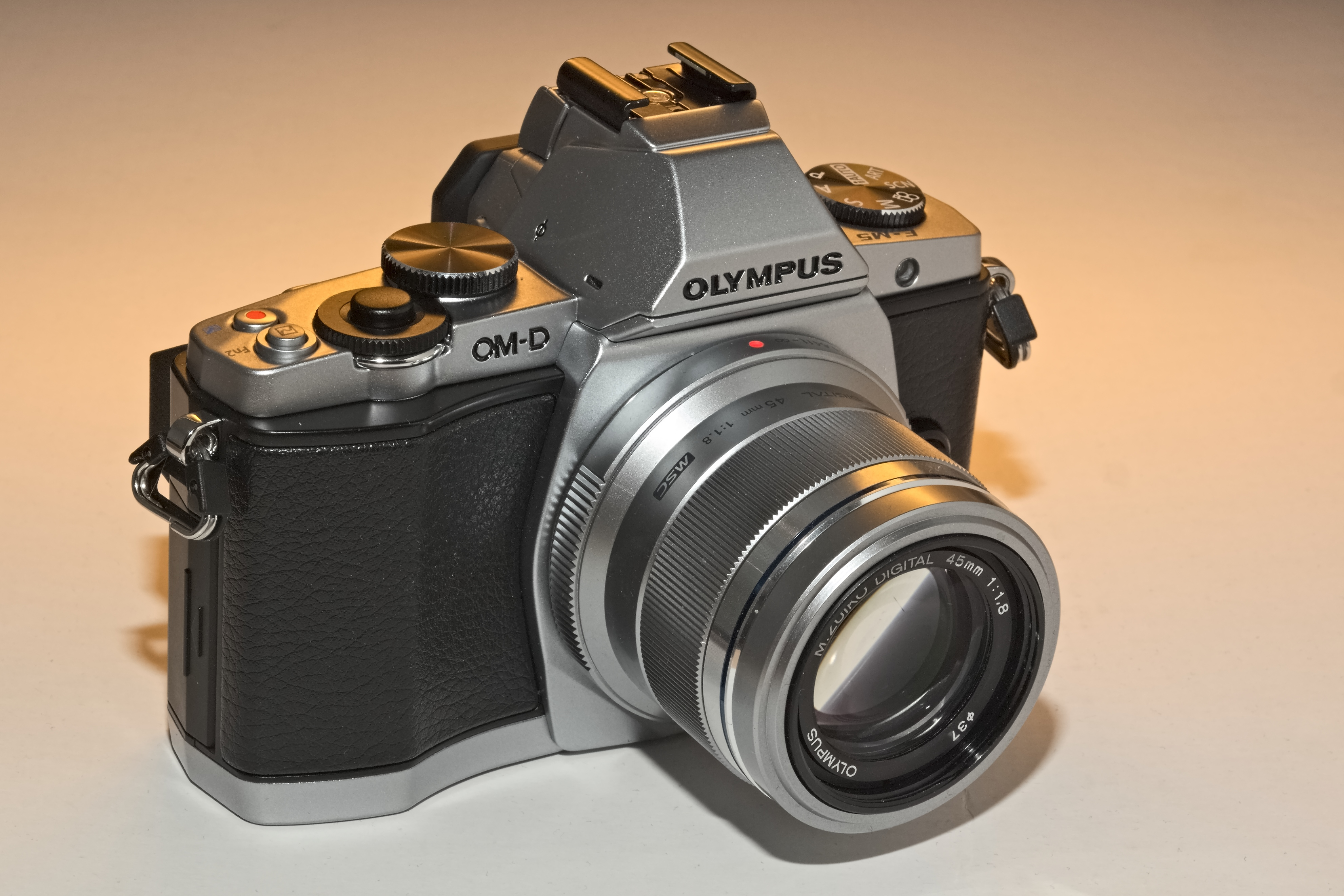 Oly-E-M5