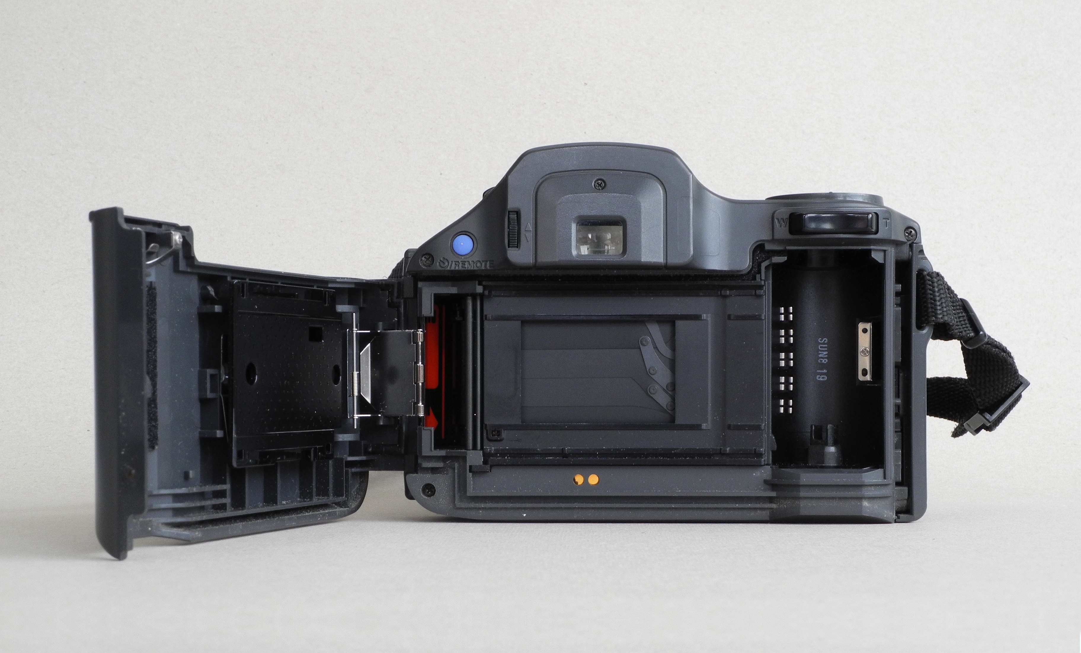 Olympus-IS-100-05