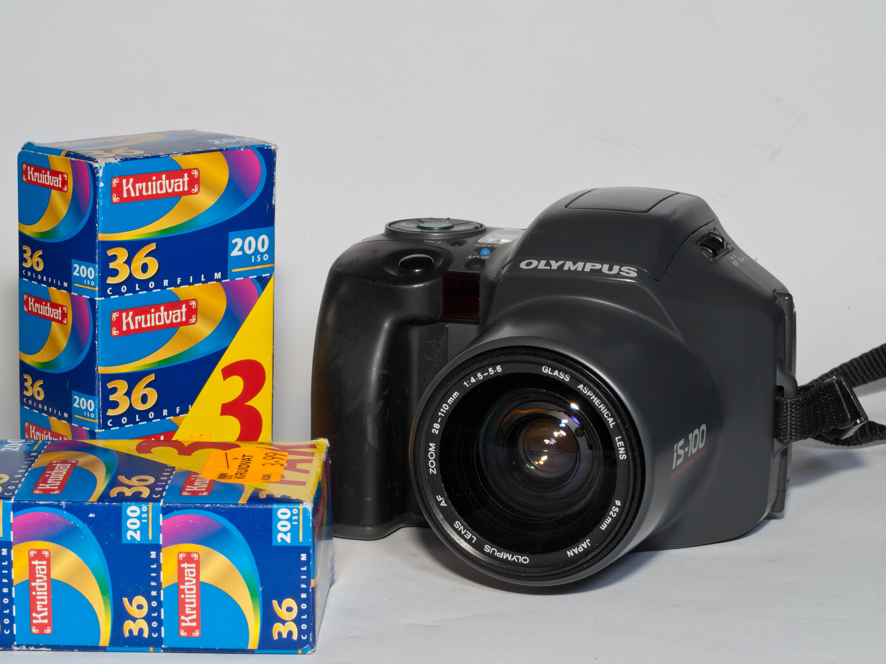 Olympus IS 100
