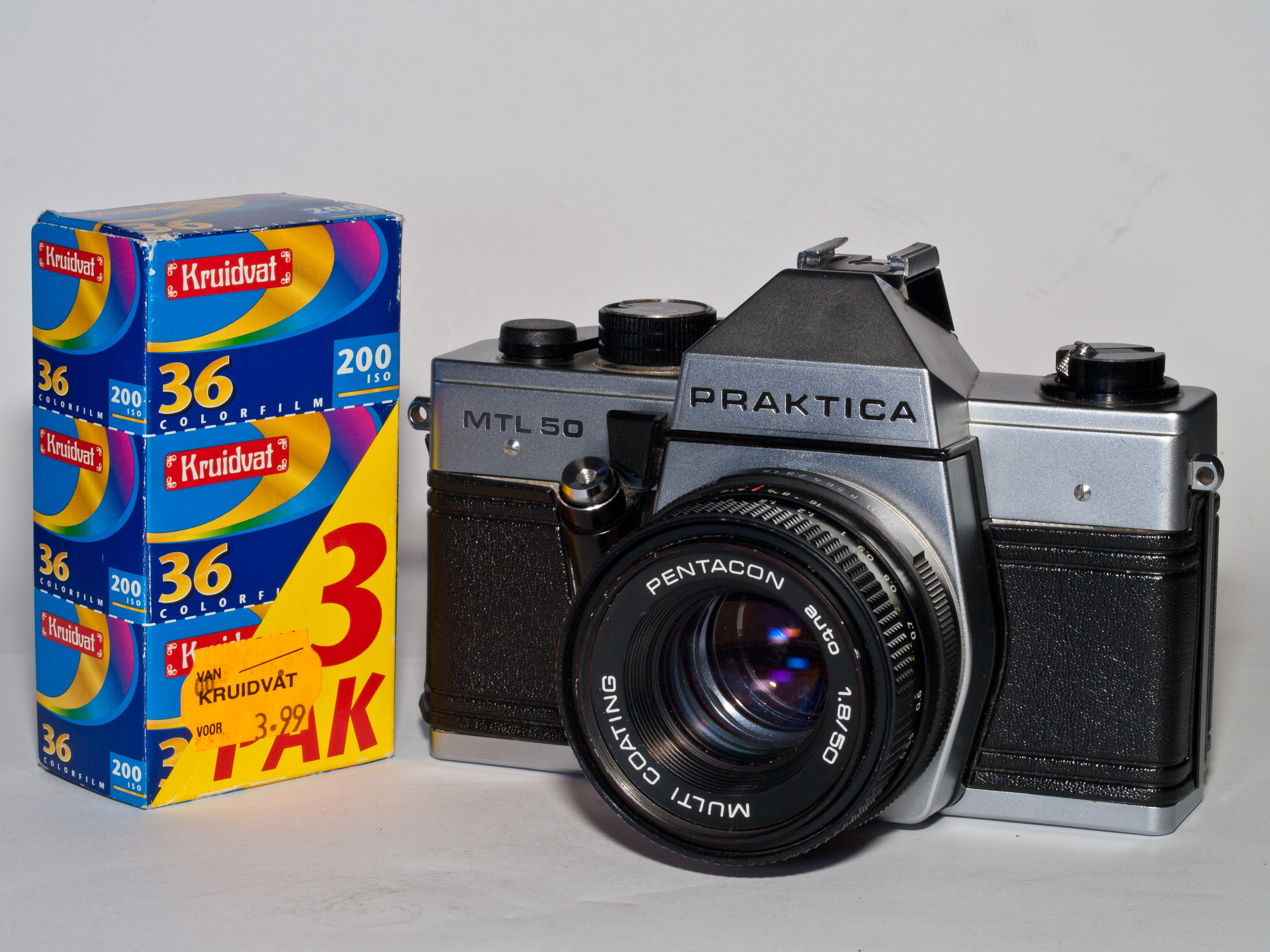 Praktica MTL50 and Kruidvat film