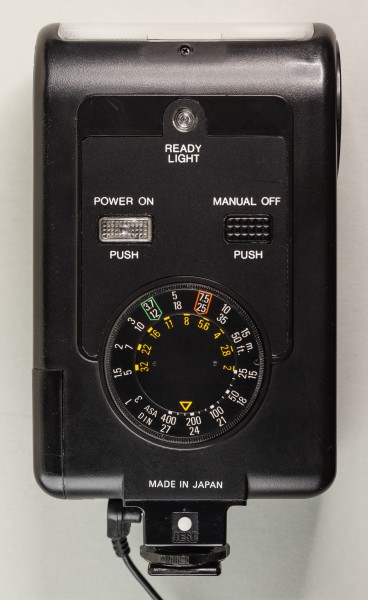 2015 04 08 005 Blitzlicht Hanimex TB555
