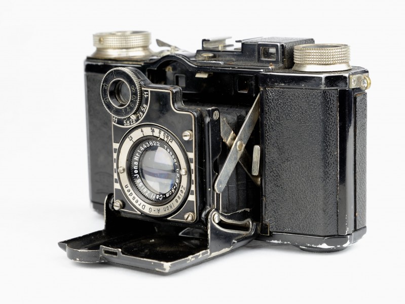 Appareil photo Zeiss Ikon Super Nettel 09